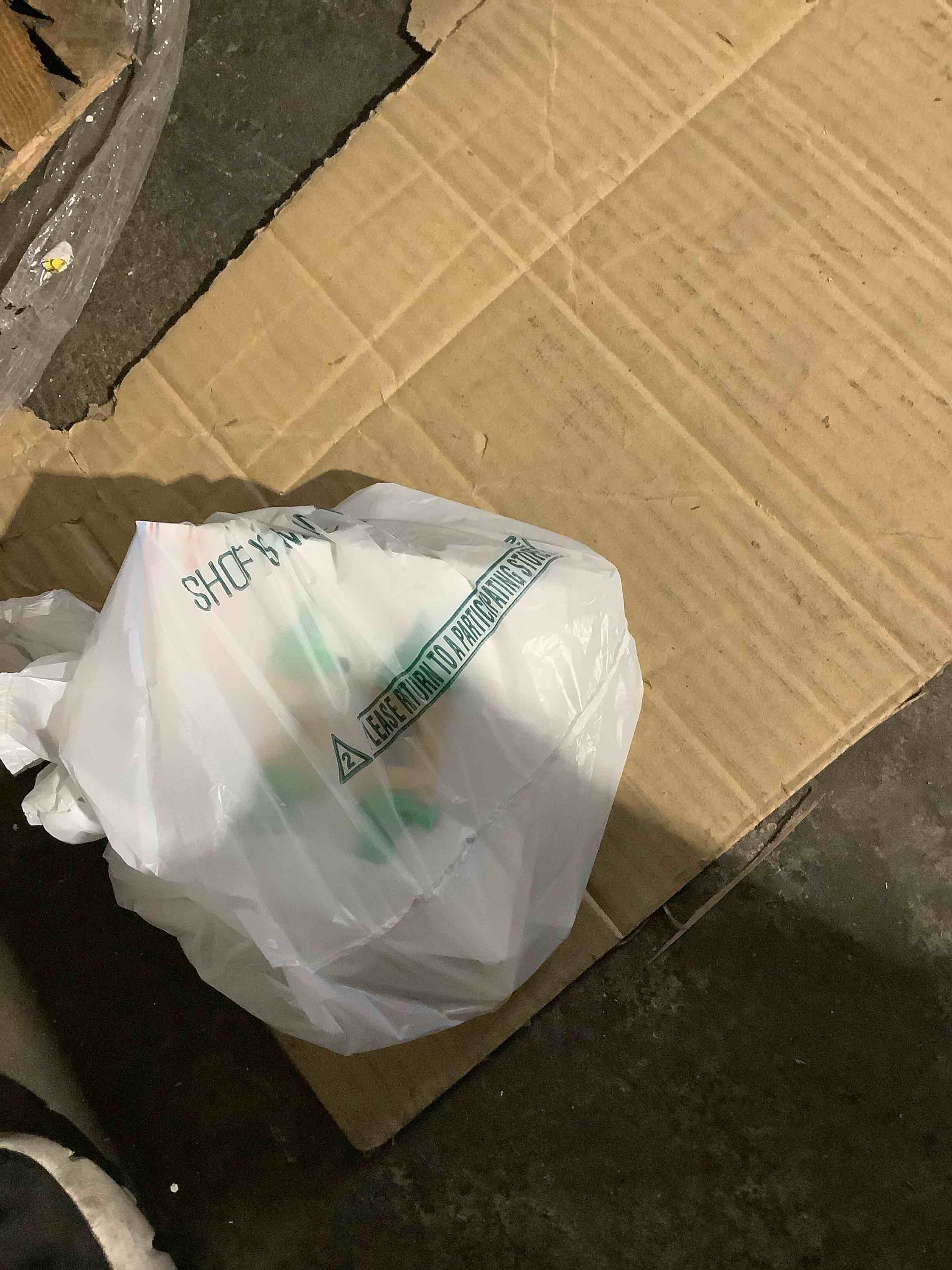 https://s3.amazonaws.com/lotting-images-prod/bidfta/GRA3699127_1755873040886.jpeg