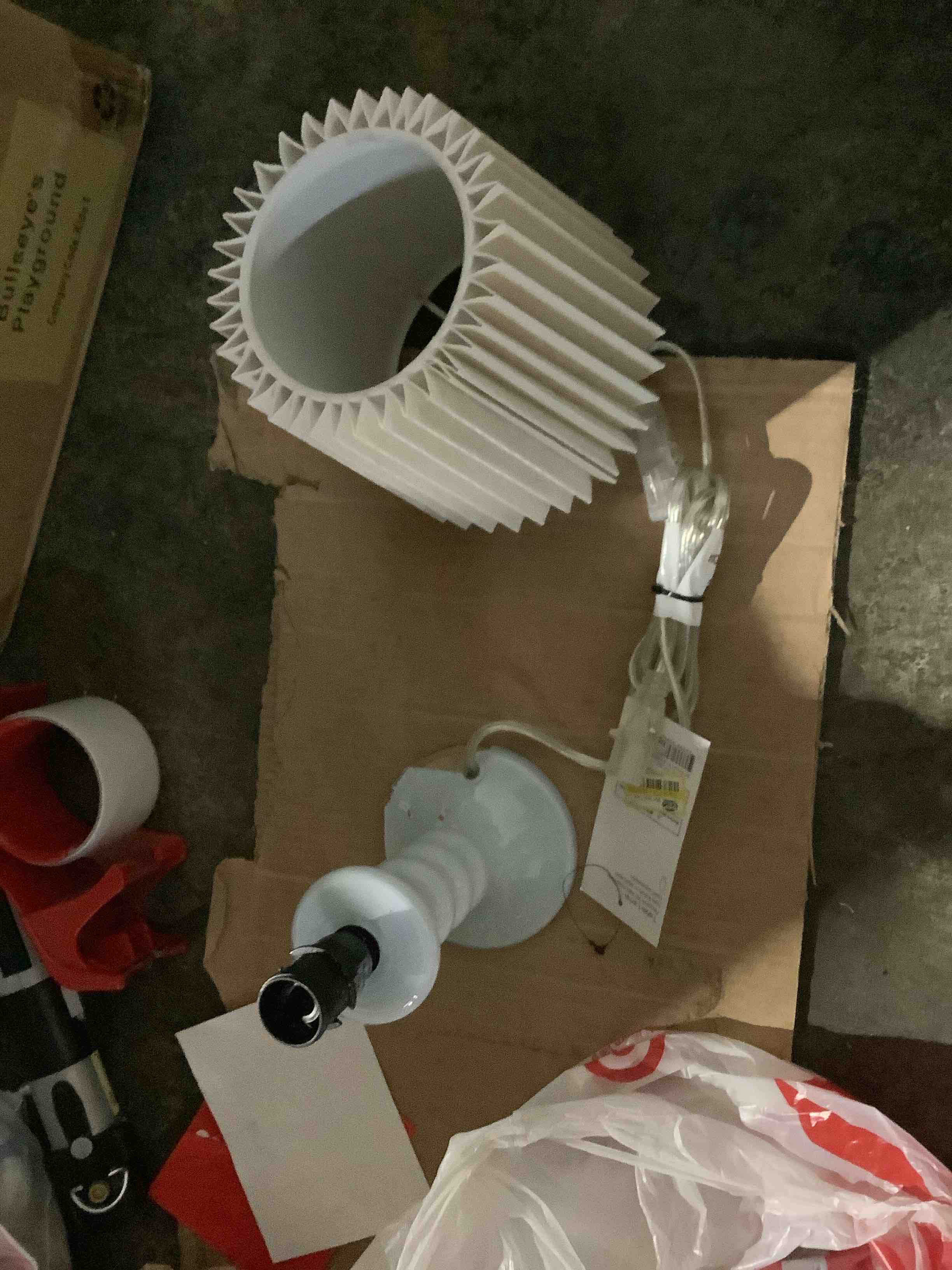https://s3.amazonaws.com/lotting-images-prod/bidfta/GRA3699202_1756132612348.jpeg