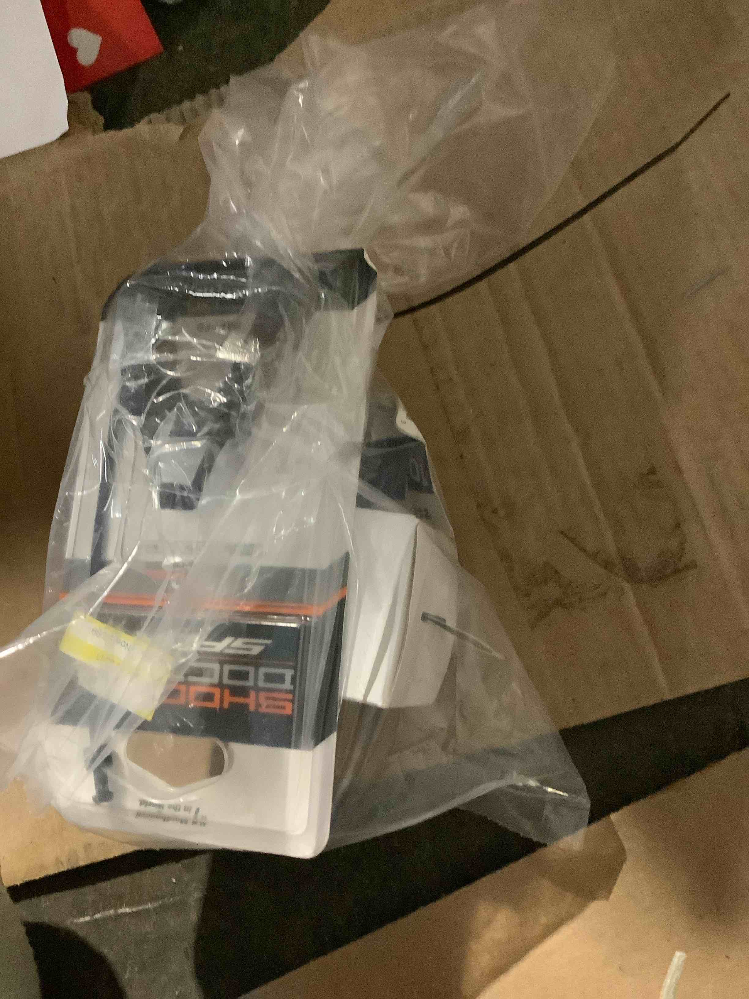 https://s3.amazonaws.com/lotting-images-prod/bidfta/GRA3699210_1756135595985.jpeg