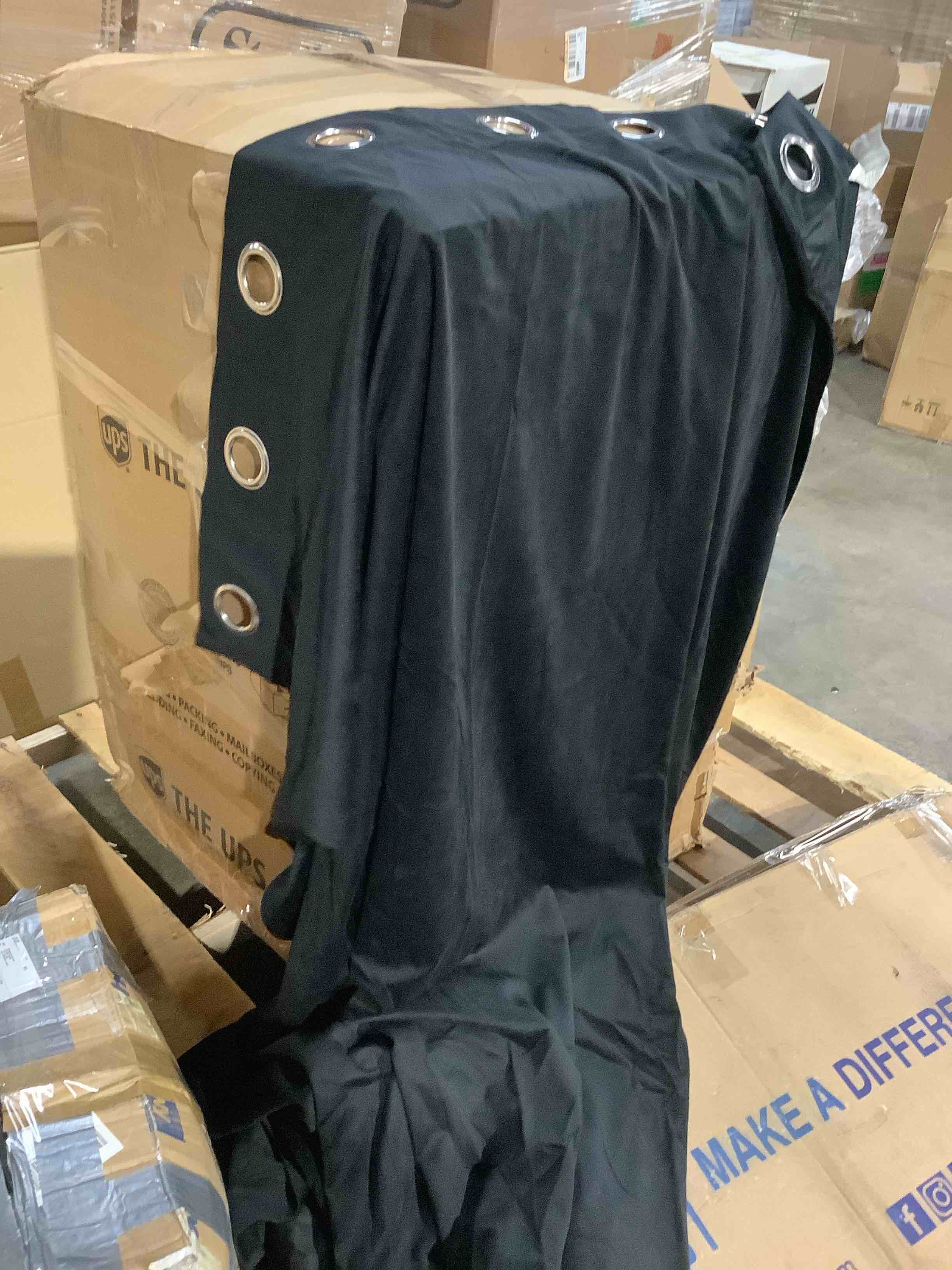 https://s3.amazonaws.com/lotting-images-prod/bidfta/GRA3699290_1756318818135.jpeg