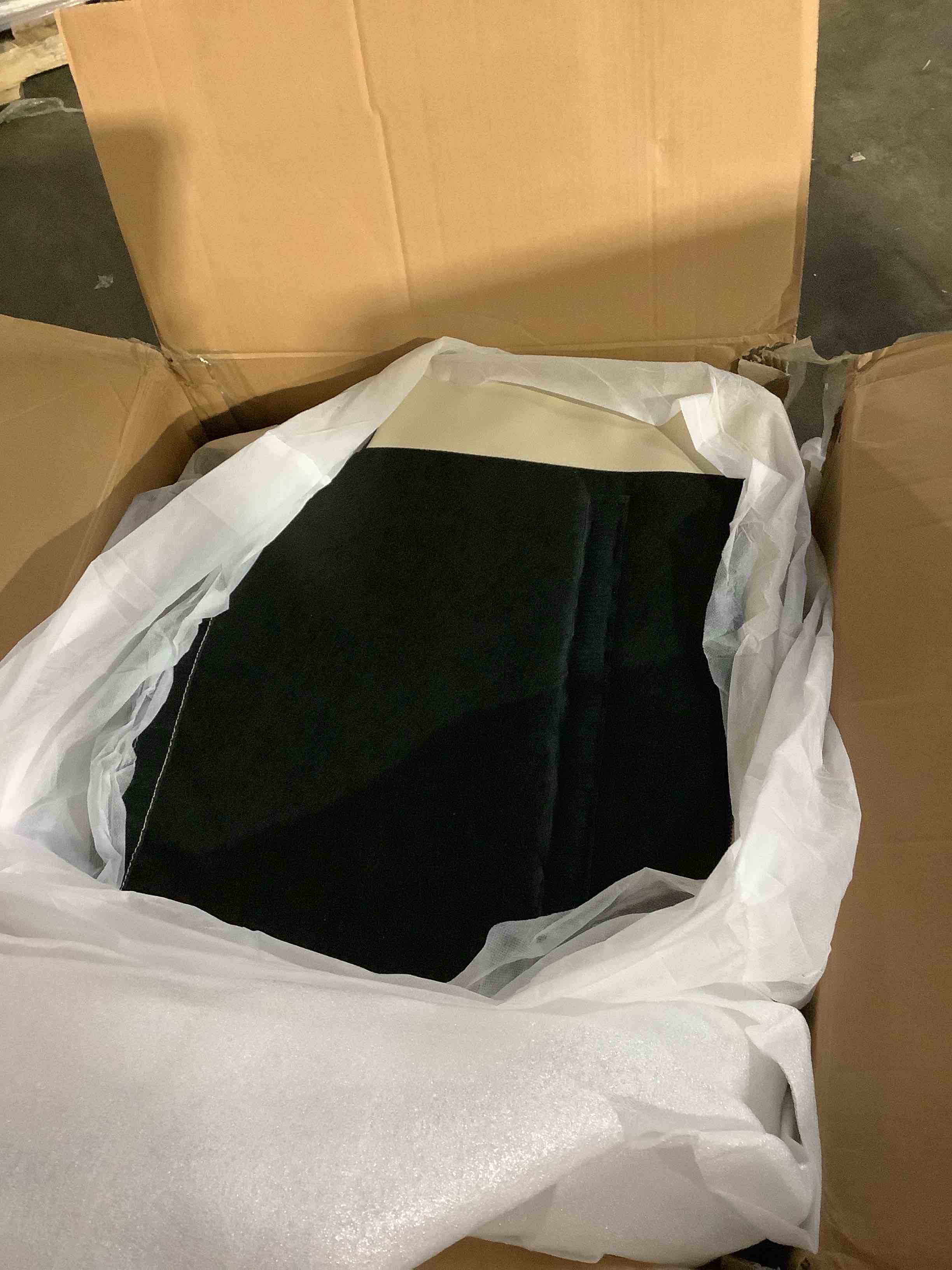 https://s3.amazonaws.com/lotting-images-prod/bidfta/GRA3699315_1756390297464.jpeg