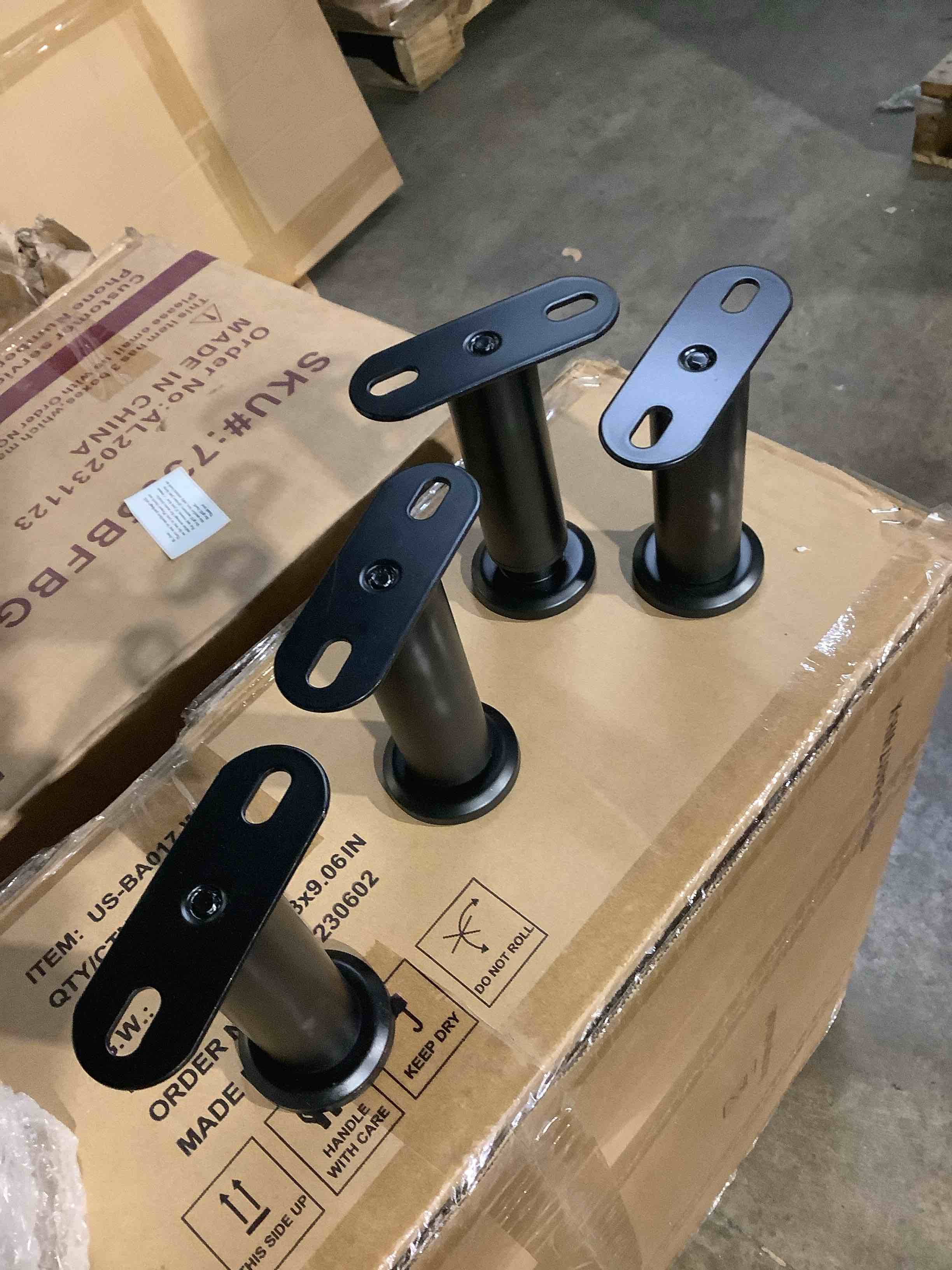 https://s3.amazonaws.com/lotting-images-prod/bidfta/GRA3699375_1756488472990.jpeg