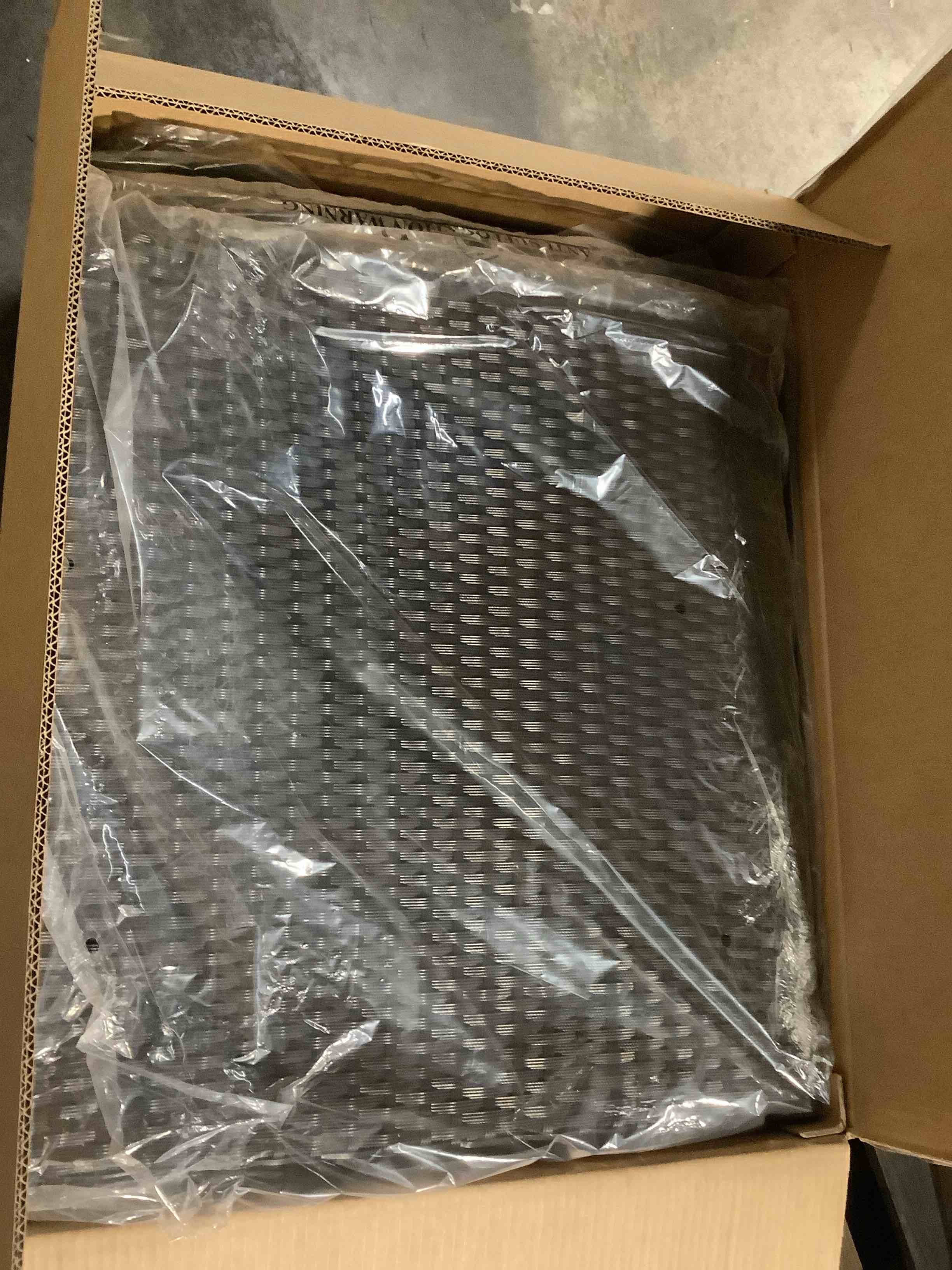 https://s3.amazonaws.com/lotting-images-prod/bidfta/GRA3699409_1756739832012.jpeg