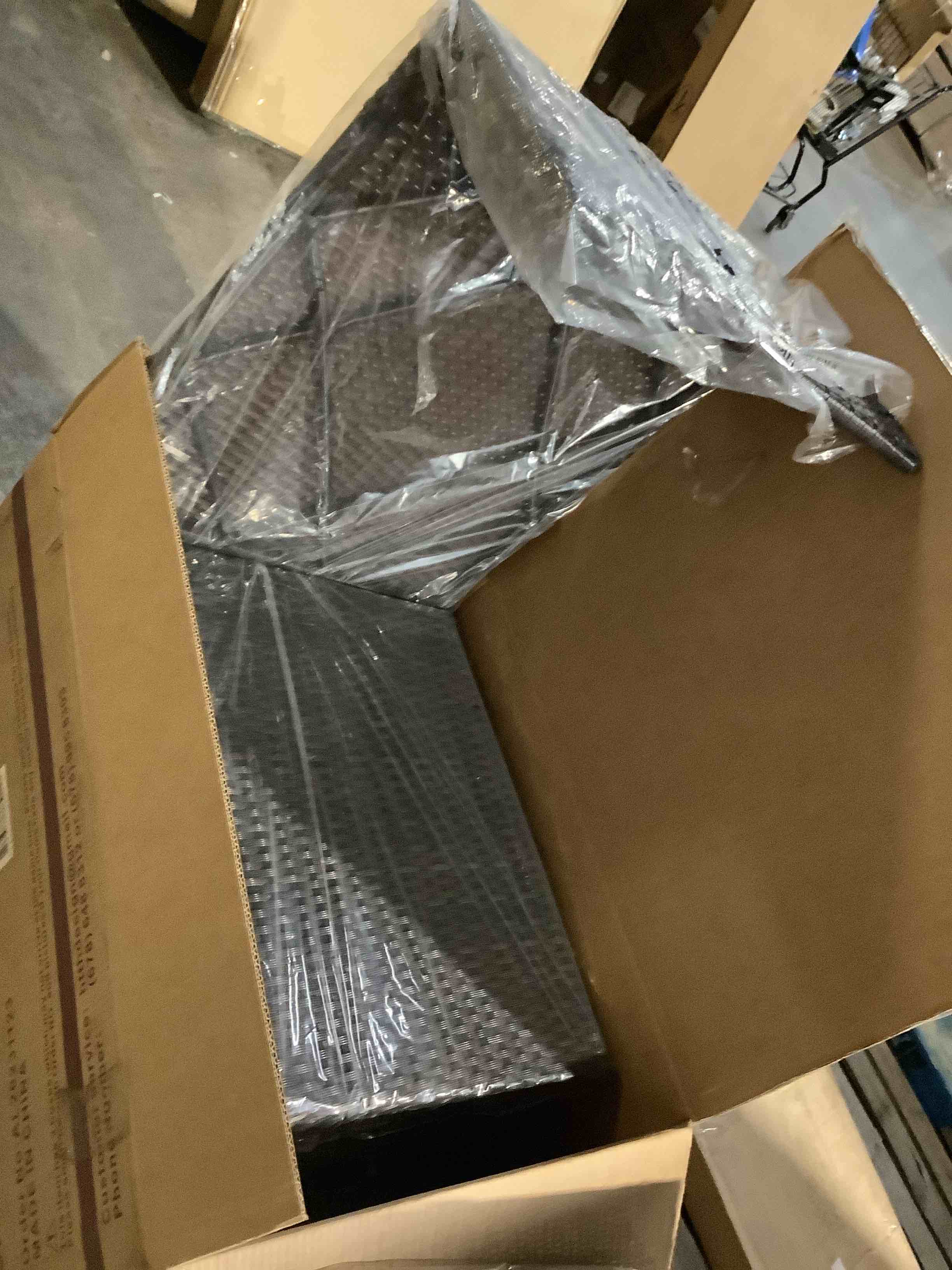 https://s3.amazonaws.com/lotting-images-prod/bidfta/GRA3699409_1756740035814.jpeg