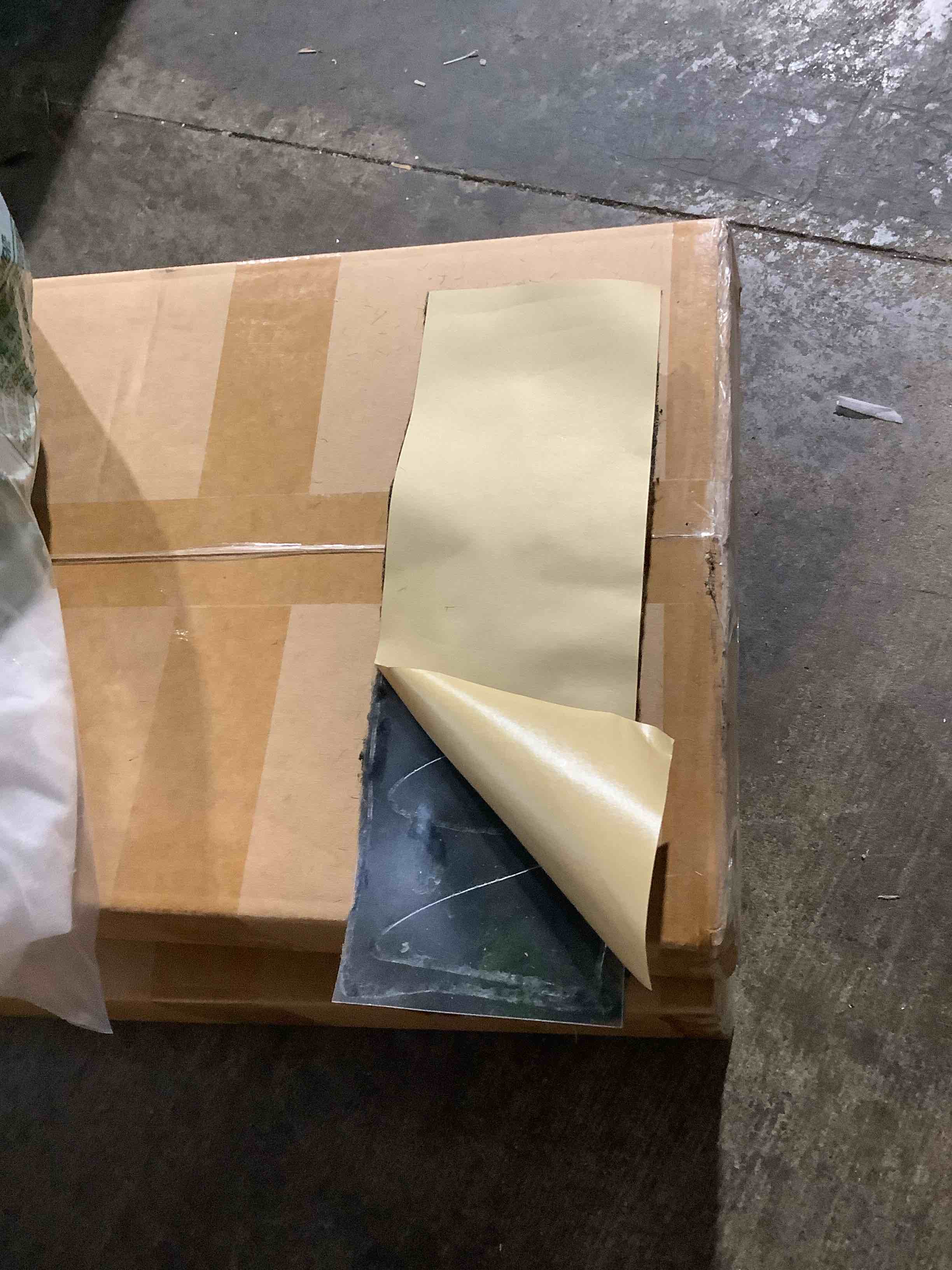 https://s3.amazonaws.com/lotting-images-prod/bidfta/GRA3699430_1756753141463.jpeg
