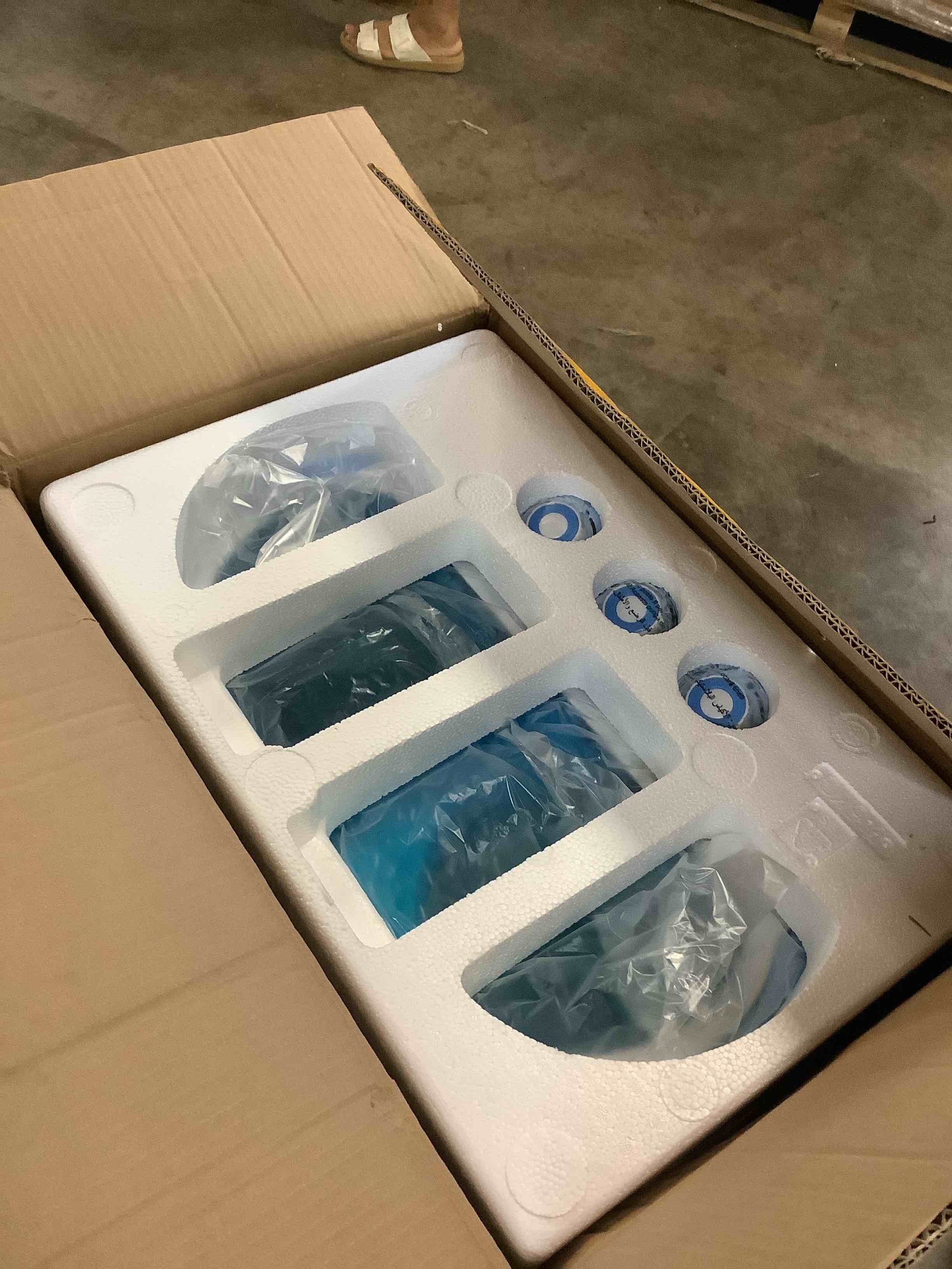https://s3.amazonaws.com/lotting-images-prod/bidfta/GRA3699445_1756930903063.jpeg