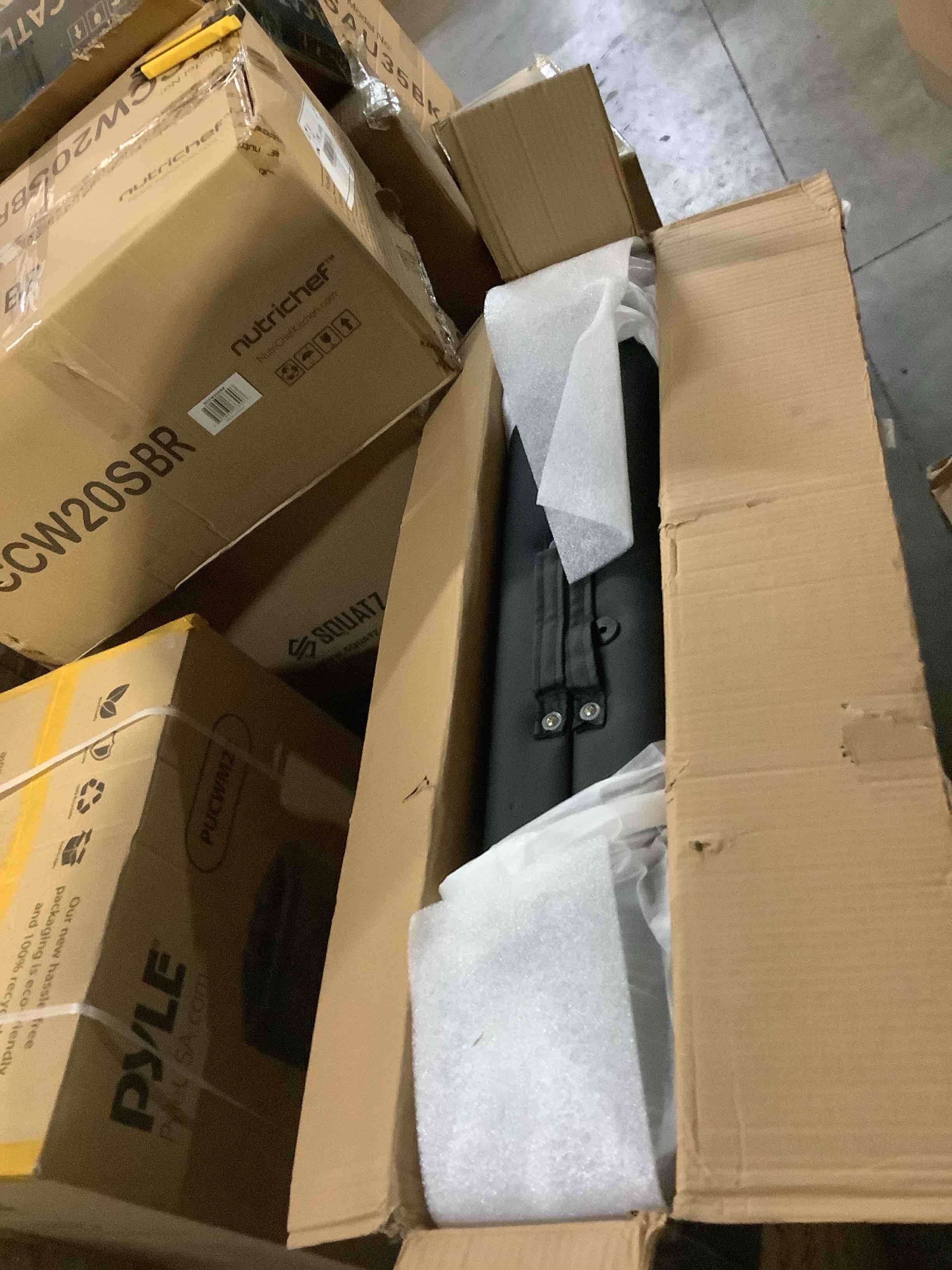 https://s3.amazonaws.com/lotting-images-prod/bidfta/GRA3699457_1756935342691.jpeg