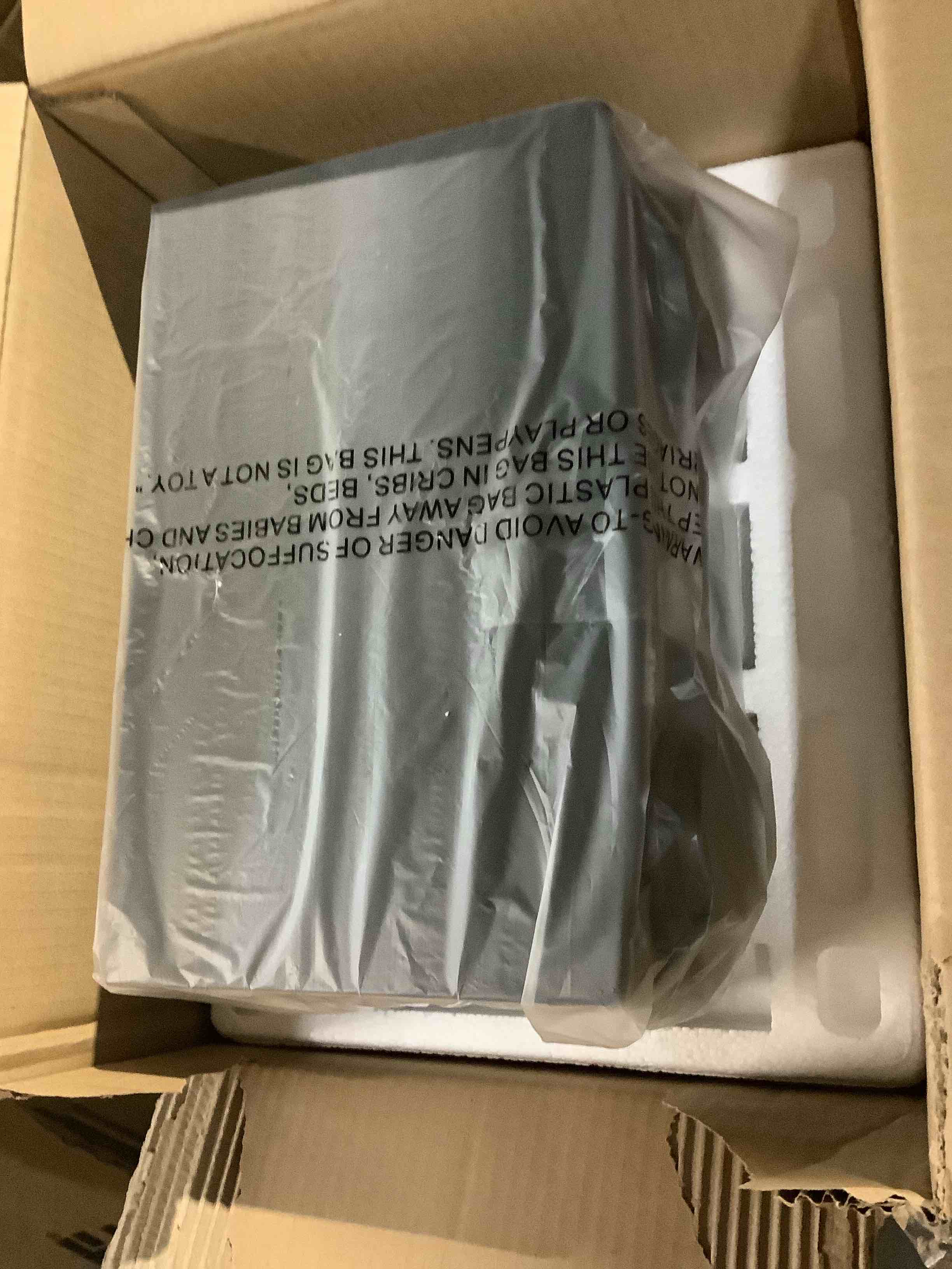 https://s3.amazonaws.com/lotting-images-prod/bidfta/GRA3699477_1757000082576.jpeg