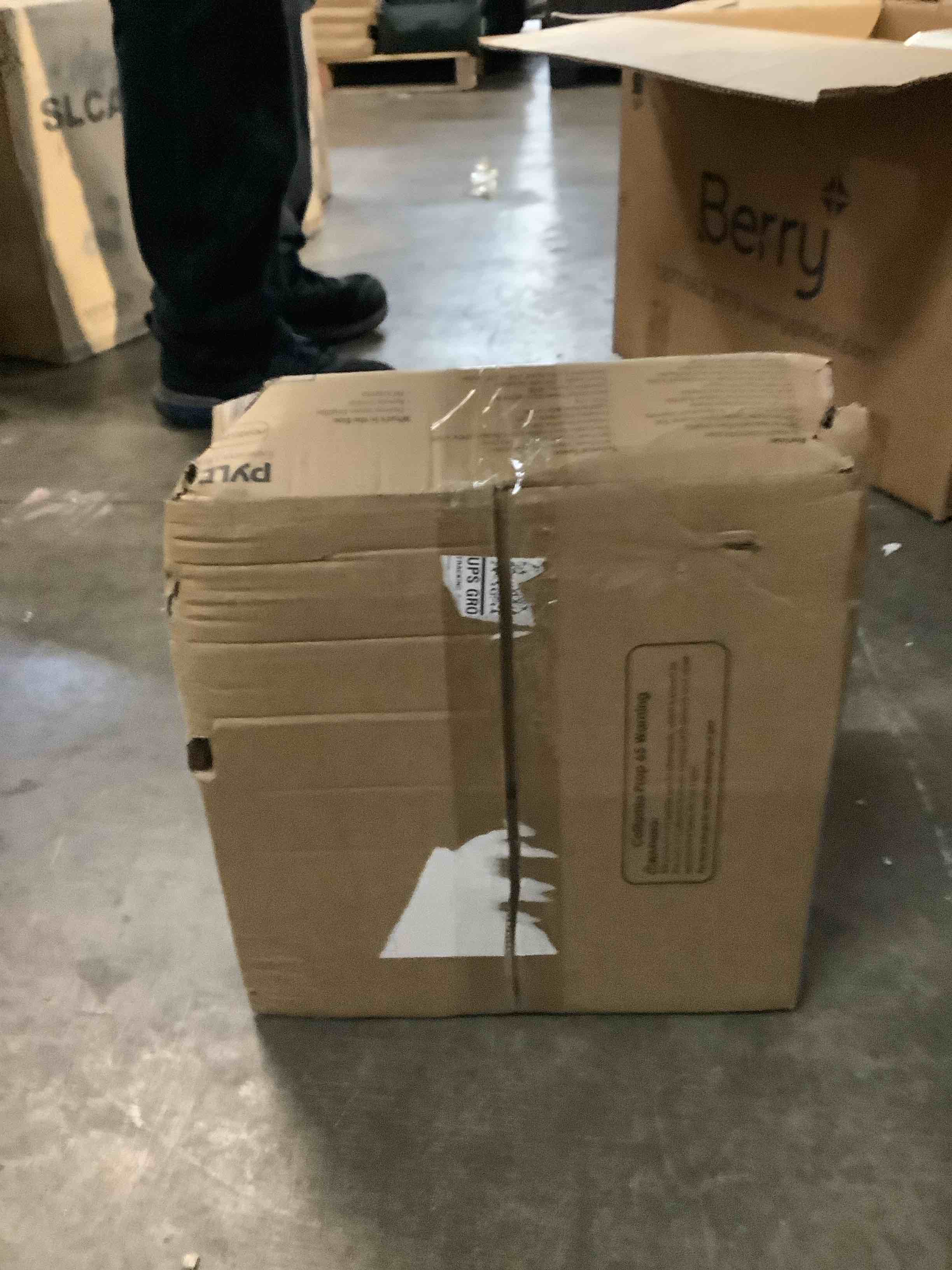 https://s3.amazonaws.com/lotting-images-prod/bidfta/GRA3699479_1757002359601.jpeg