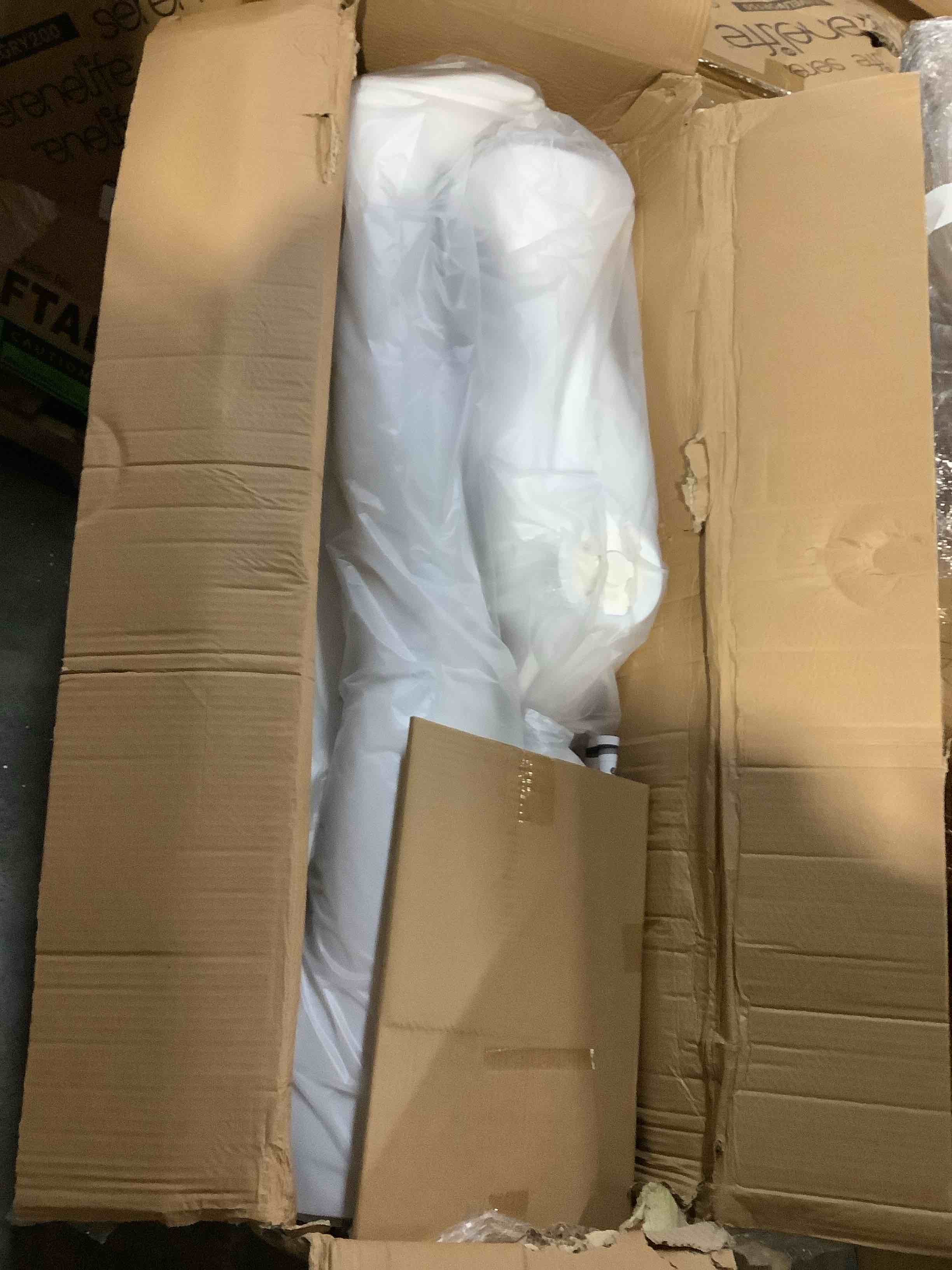 https://s3.amazonaws.com/lotting-images-prod/bidfta/GRA3699499_1757013151844.jpeg
