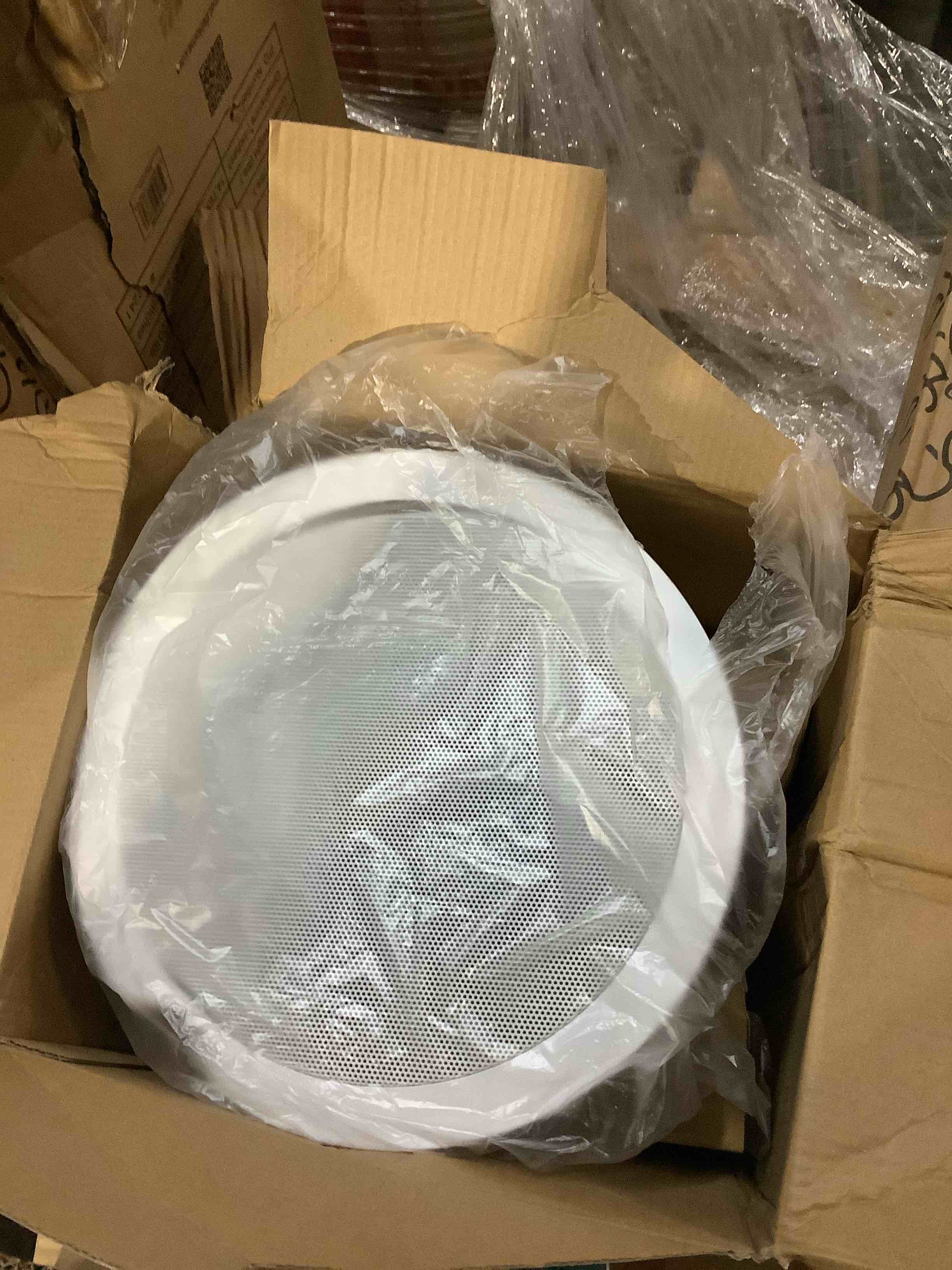 https://s3.amazonaws.com/lotting-images-prod/bidfta/GRA3699501_1757014148290.jpeg