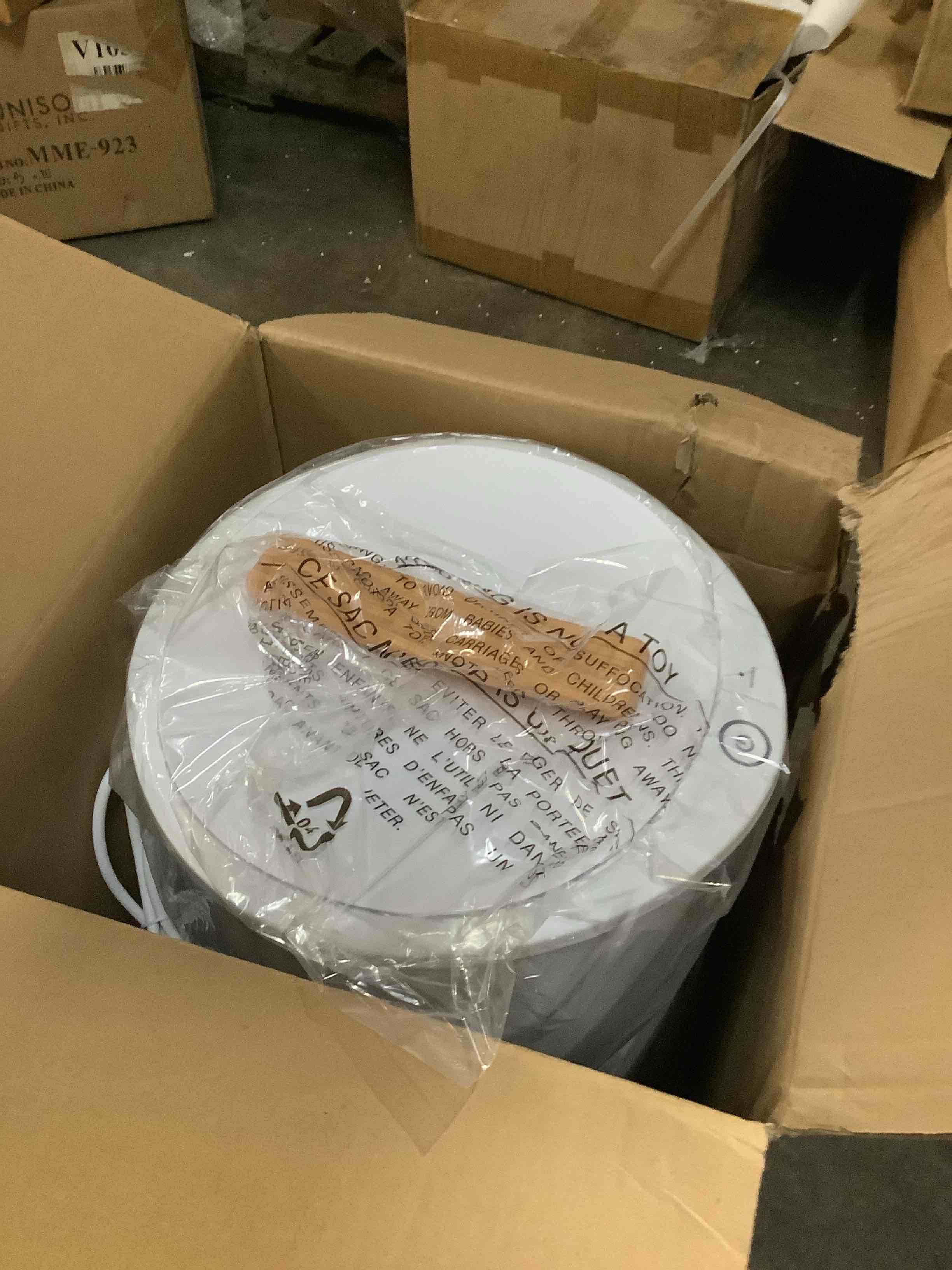 https://s3.amazonaws.com/lotting-images-prod/bidfta/GRA3699503_1757014847645.jpeg