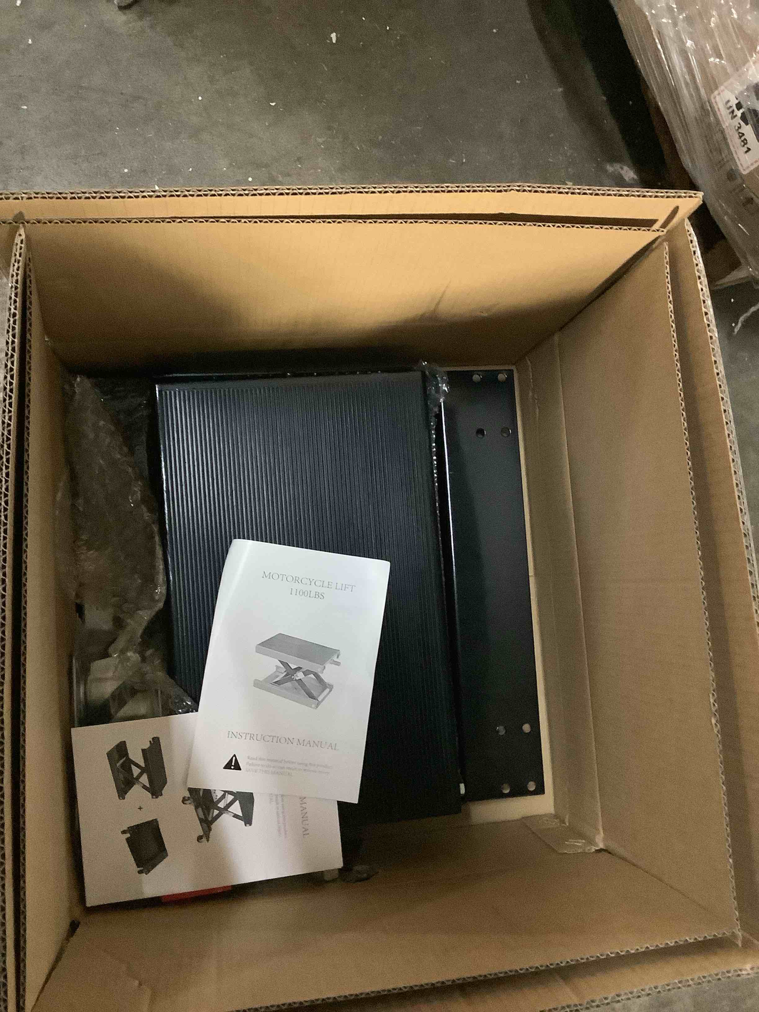https://s3.amazonaws.com/lotting-images-prod/bidfta/GRA3699507_1757017264703.jpeg