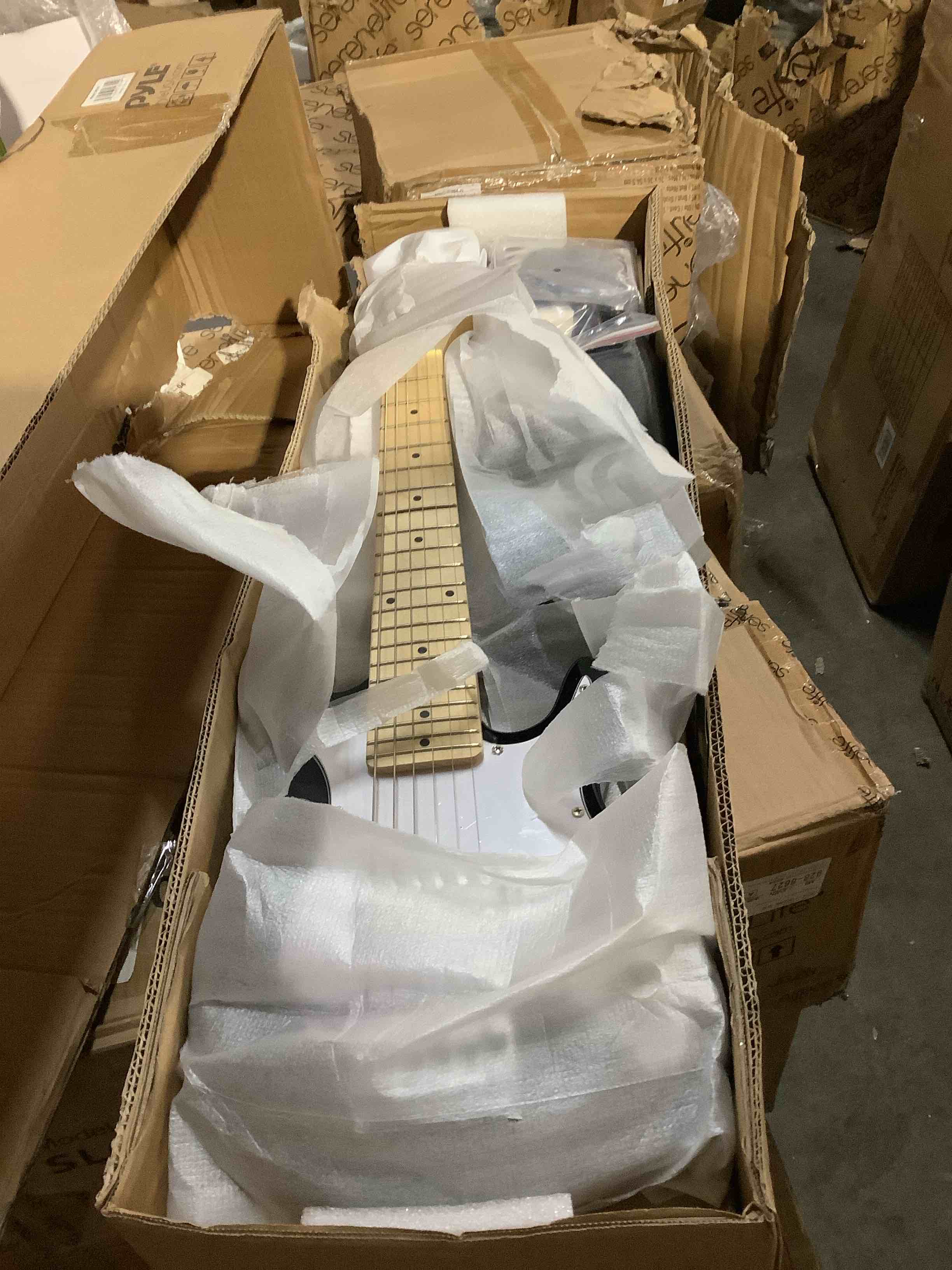 https://s3.amazonaws.com/lotting-images-prod/bidfta/GRA3699551_1757092321675.jpeg
