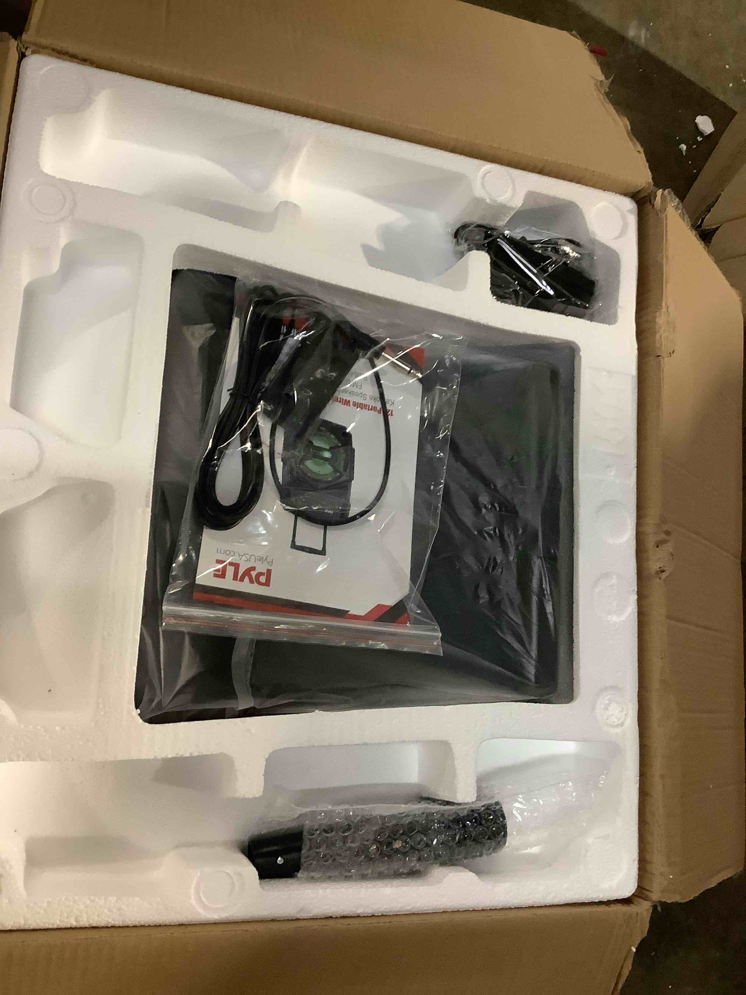 https://s3.amazonaws.com/lotting-images-prod/bidfta/GRA3699559_1757099346294.jpeg