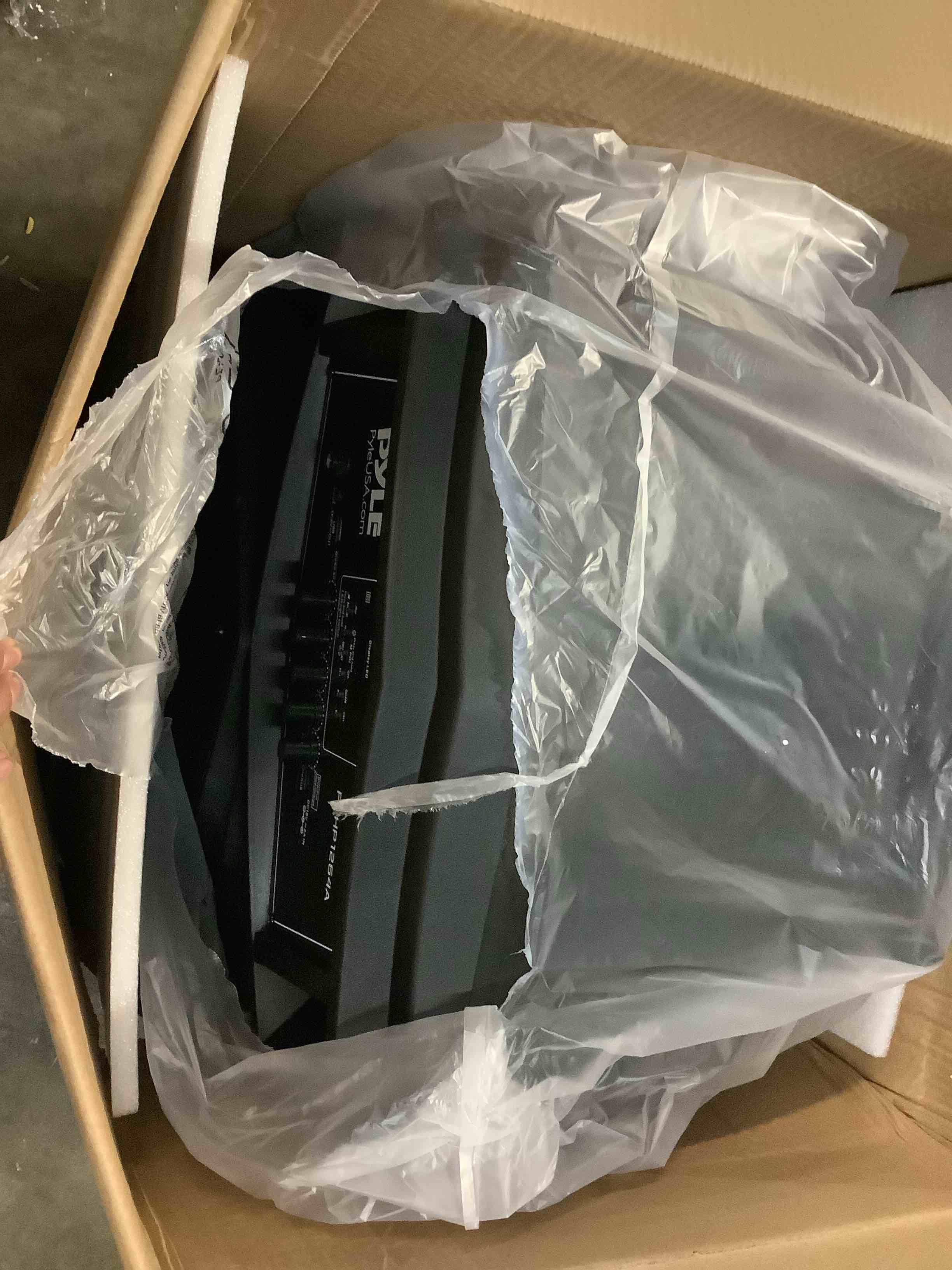 https://s3.amazonaws.com/lotting-images-prod/bidfta/GRA3699559_1757099397200.jpeg