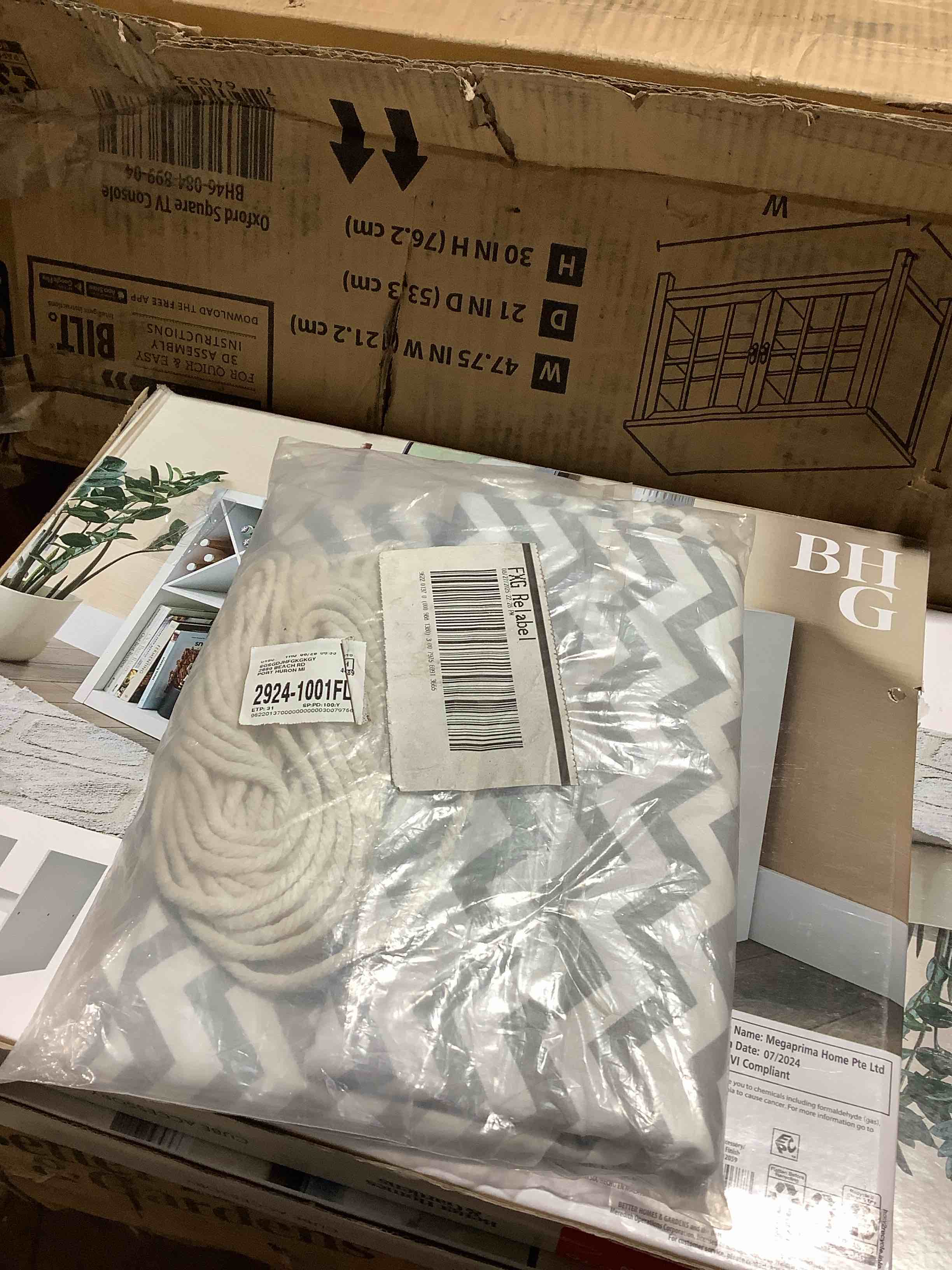 https://s3.amazonaws.com/lotting-images-prod/bidfta/GRA3699620_1757710505830.jpeg