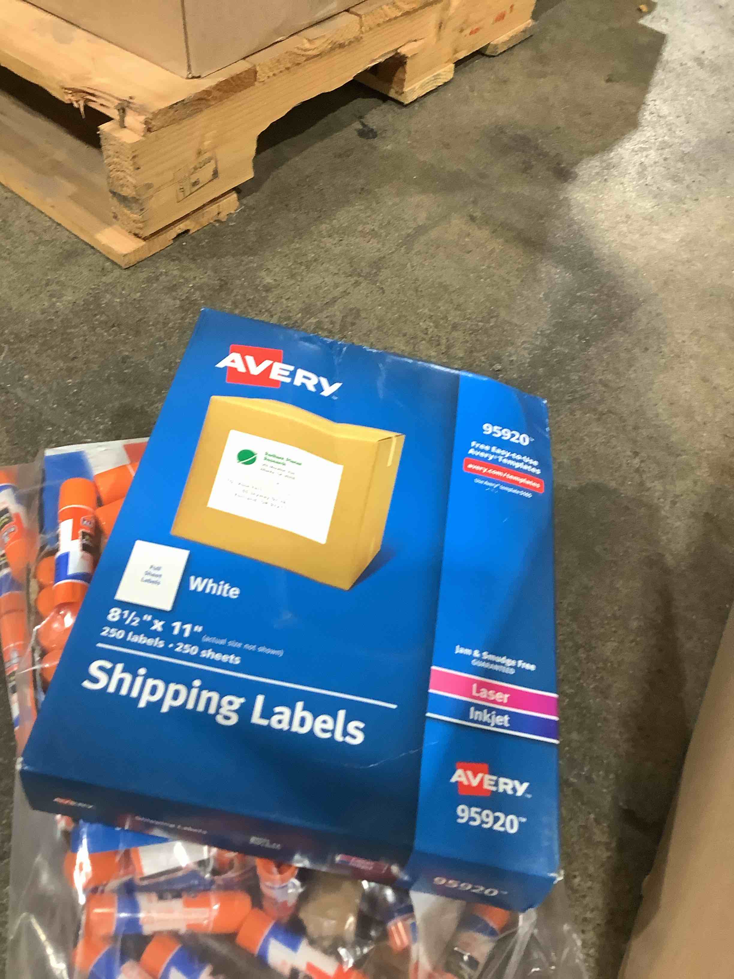 https://s3.amazonaws.com/lotting-images-prod/bidfta/GRA3699662_1757966159160.jpeg