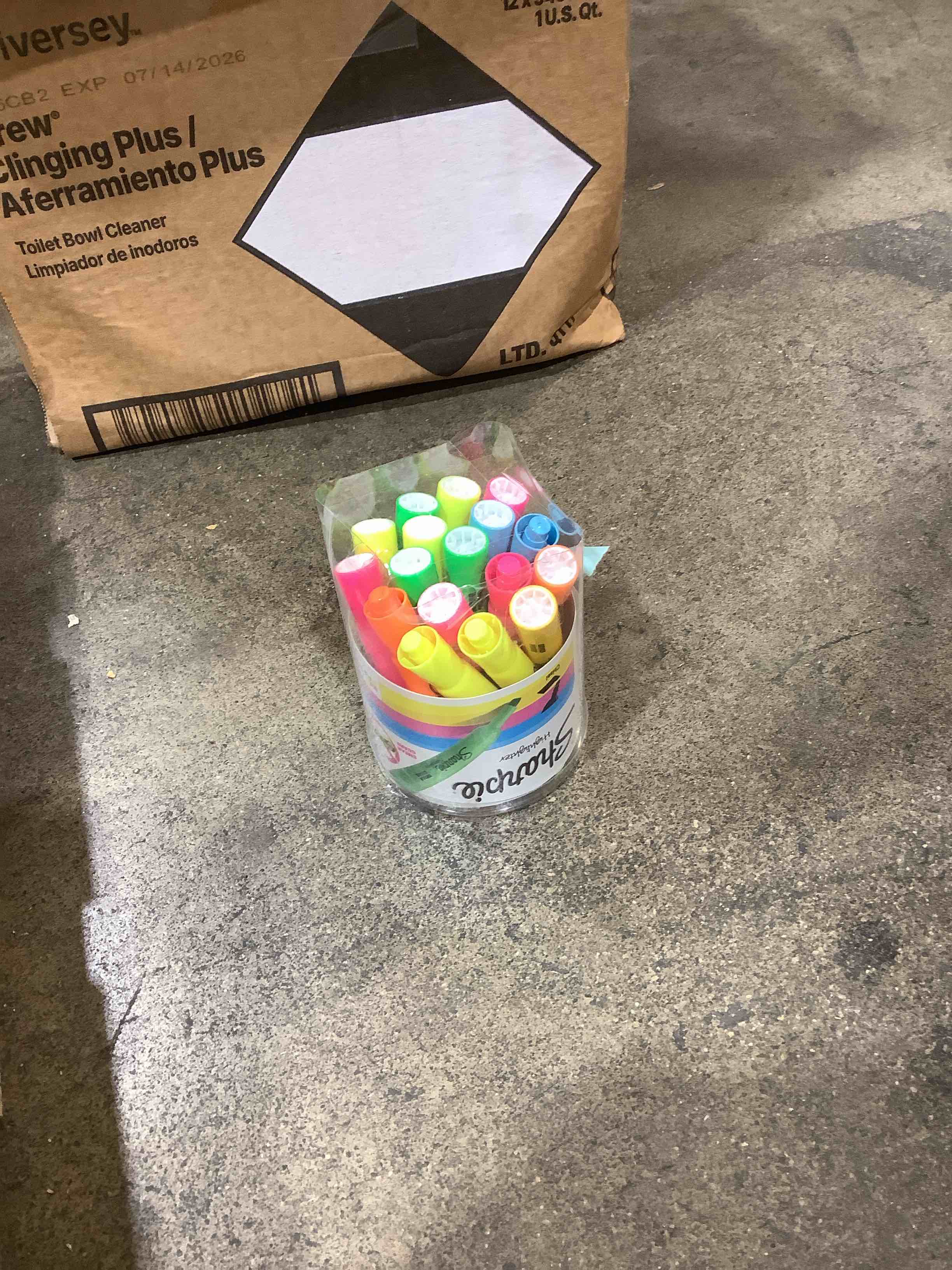 https://s3.amazonaws.com/lotting-images-prod/bidfta/GRA3699665_1757966297465.jpeg