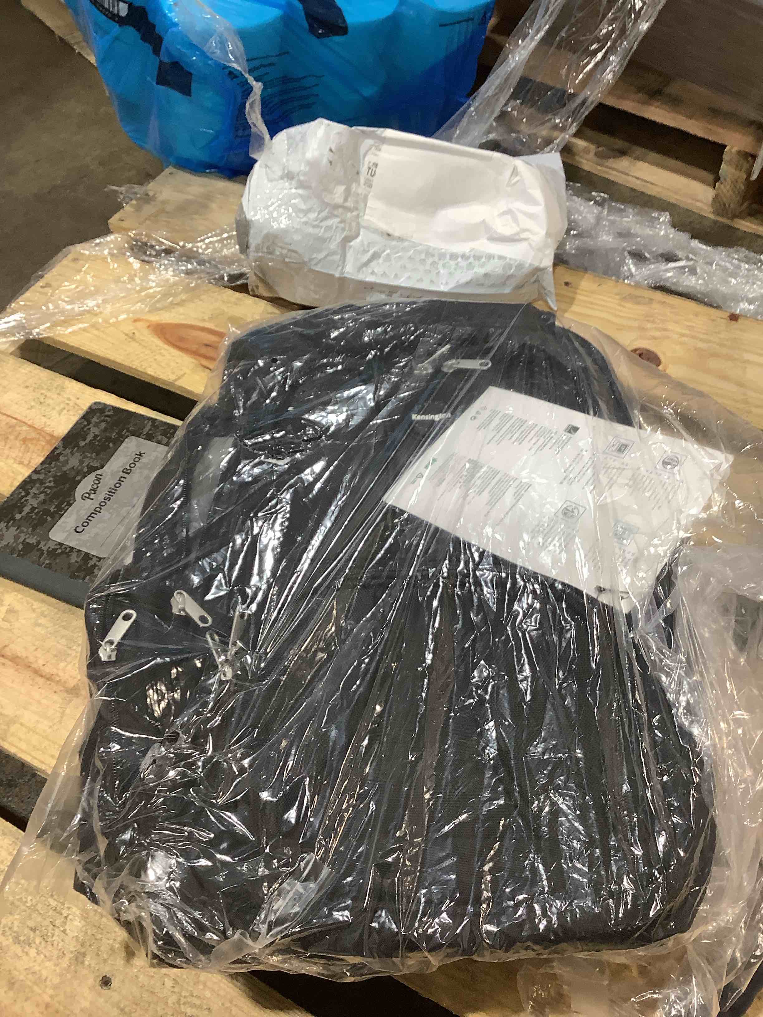 https://s3.amazonaws.com/lotting-images-prod/bidfta/GRA3699680_1757967521501.jpeg
