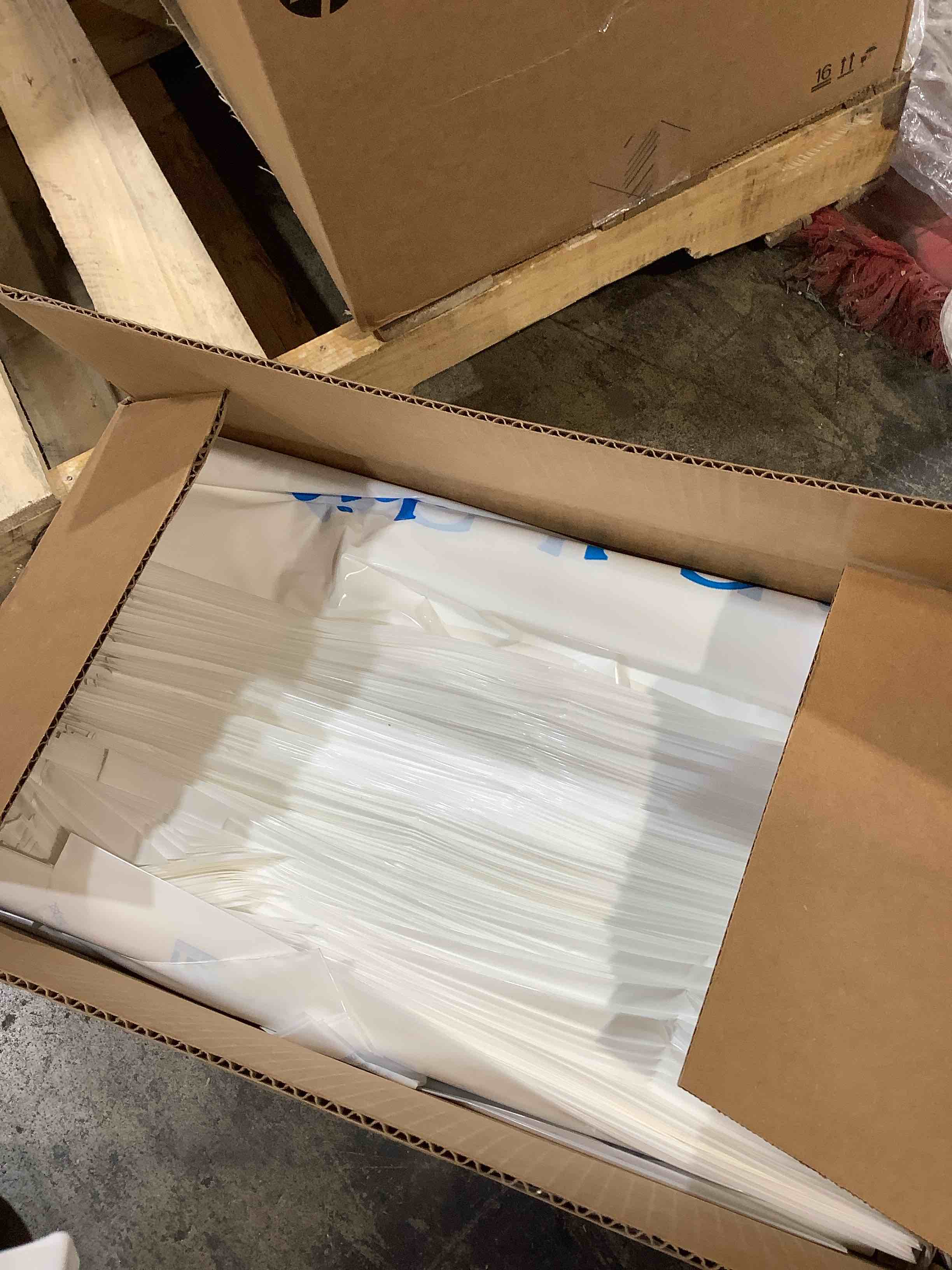 https://s3.amazonaws.com/lotting-images-prod/bidfta/GRA3699778_1758037315790.jpeg
