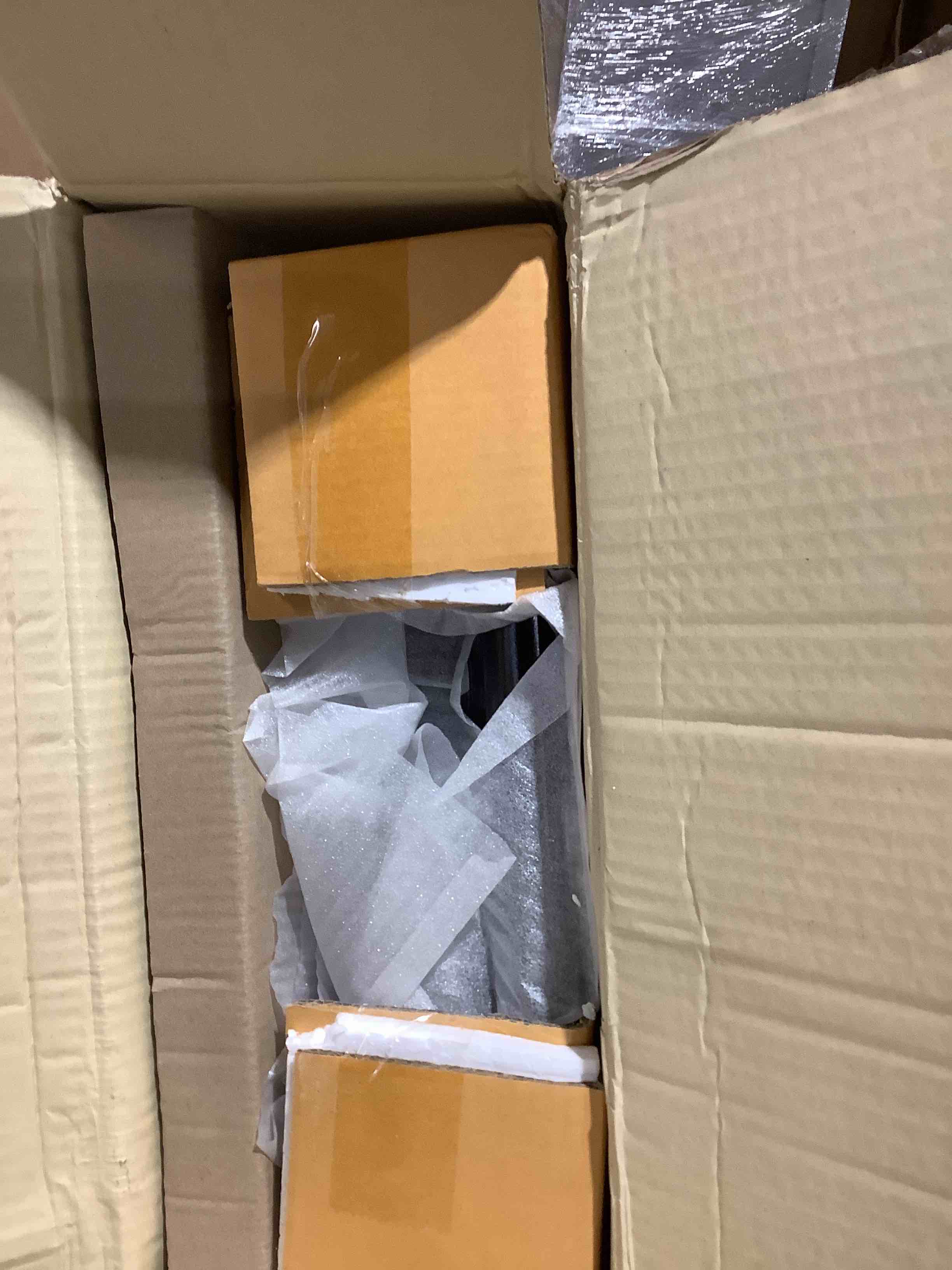https://s3.amazonaws.com/lotting-images-prod/bidfta/GRA3699878_1758119157632.jpeg