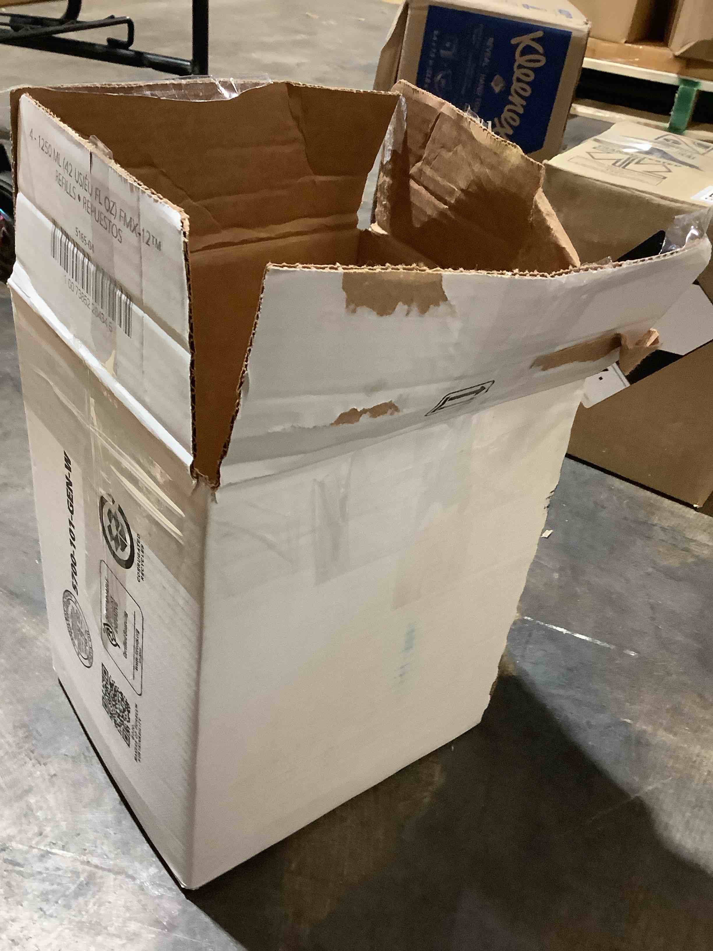 https://s3.amazonaws.com/lotting-images-prod/bidfta/GRA3699884_1758117930876.jpeg