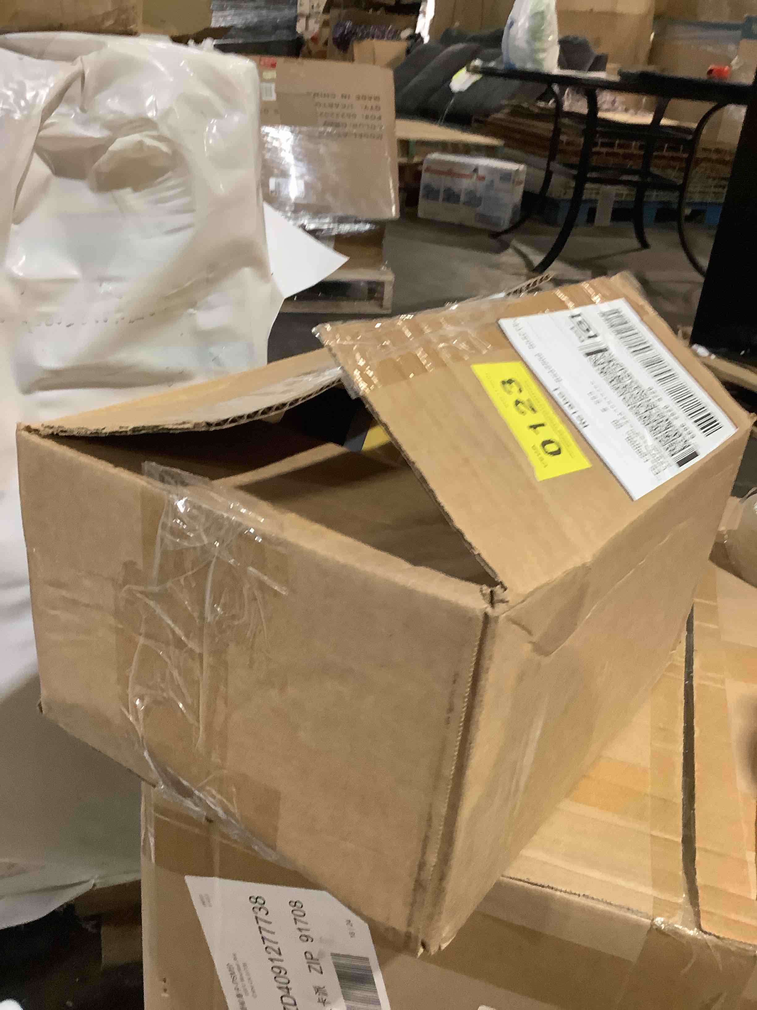 https://s3.amazonaws.com/lotting-images-prod/bidfta/GRA3699909_1758129786736.jpeg