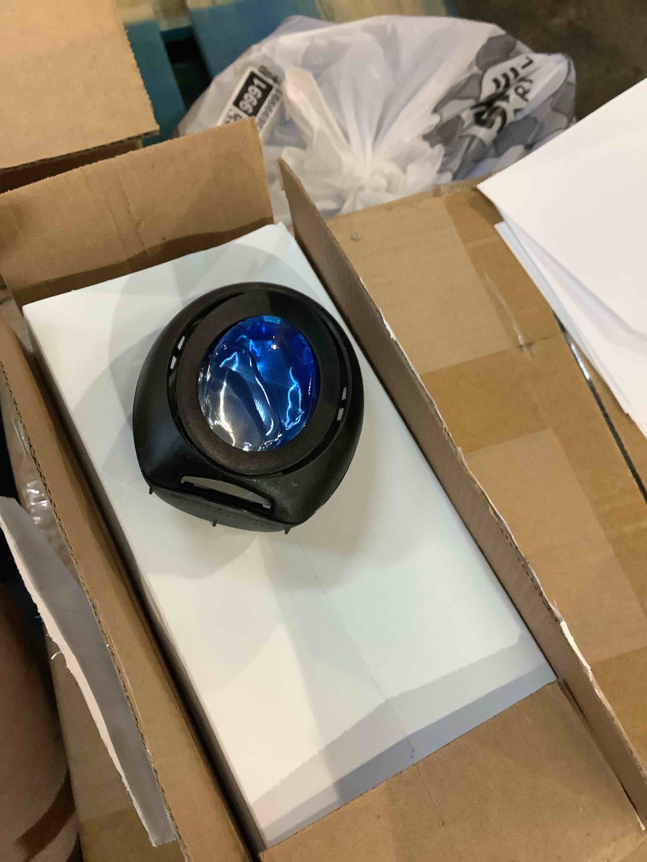 https://s3.amazonaws.com/lotting-images-prod/bidfta/GRA3699985_1758202495728.jpeg