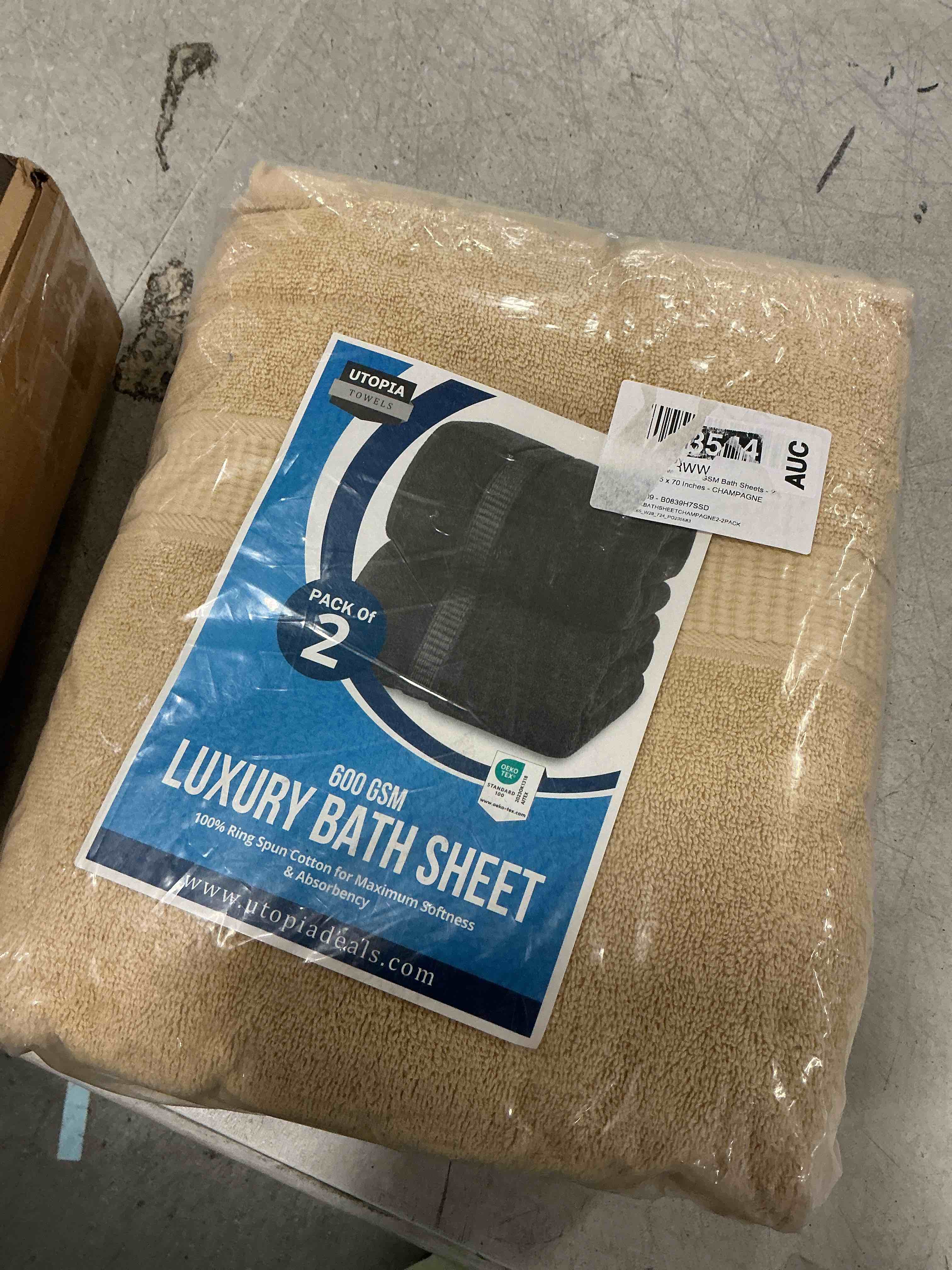 Condition photo showing Good Condition for Utopia Towels Extra Large Bath Sheets 2 Pack, 35 by 70 Inches,100% Cotton Highly Absorbent & Quick Dry Bath Towel for Adults, Super Soft Towel, Beige