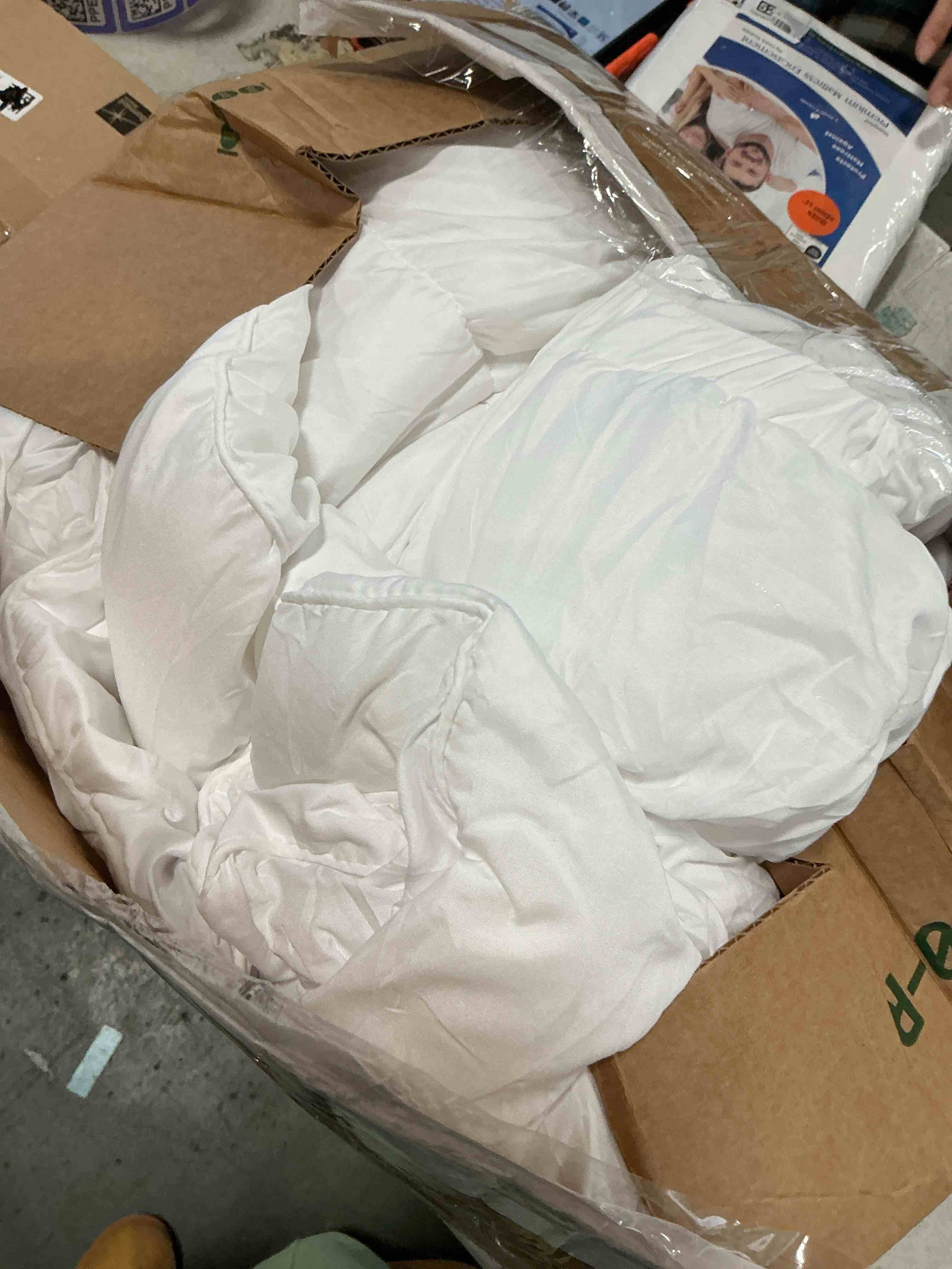 Condition photo showing As Is for Amazon Basics White Down Alternative Comforter and Duvet Insert with Corner Tabs (Full/Queen, All-Season) Full/Queen All-Season