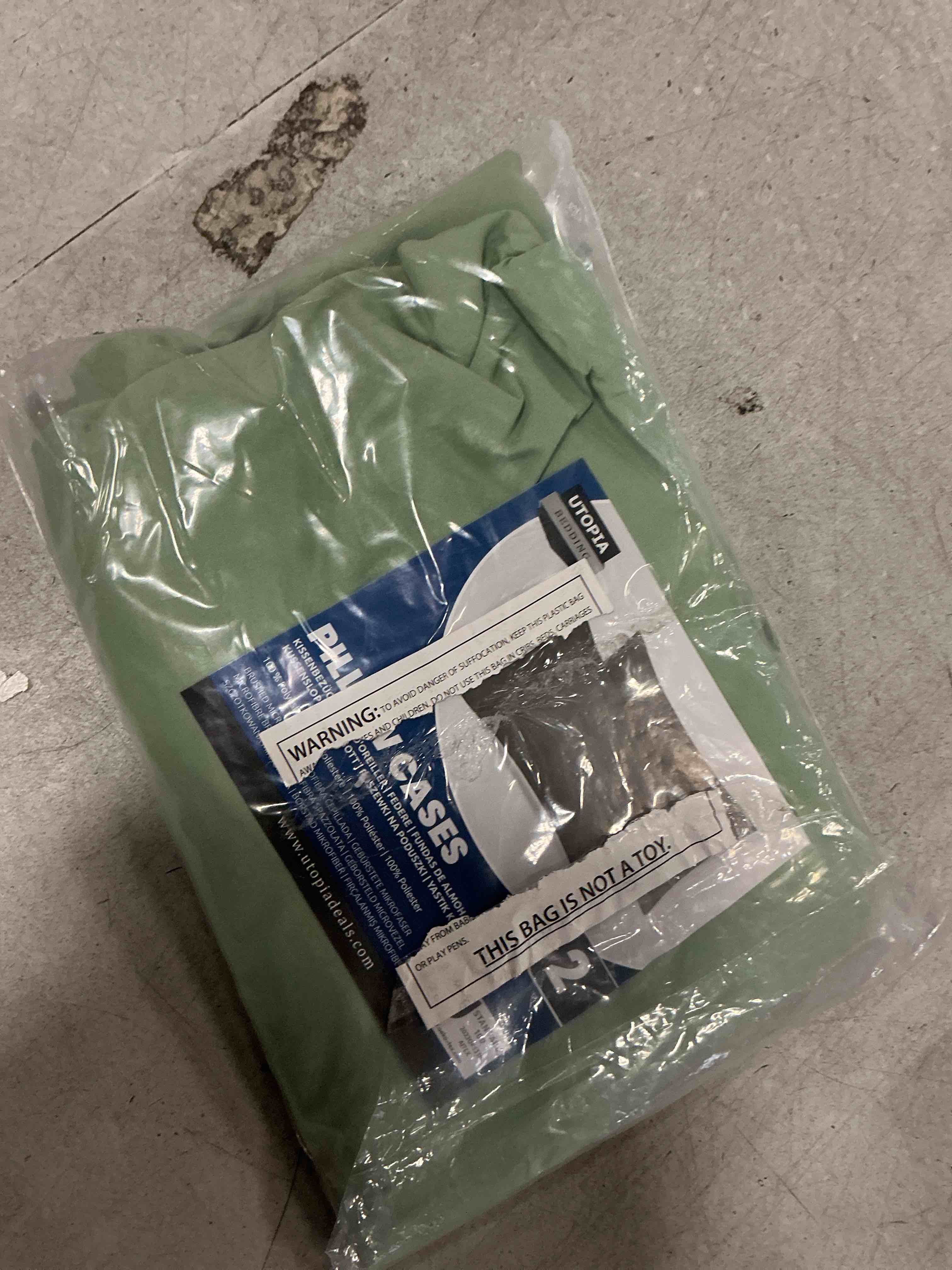 Condition photo showing Good Condition for Utopia Bedding Queen Pillow Cases - 2 Pack - Envelope Closure - Soft Brushed Microfiber Fabric - Shrinkage and Fade Resistant Pillow Covers Queen Size 20 X 30 Inches (Queen, Sage)