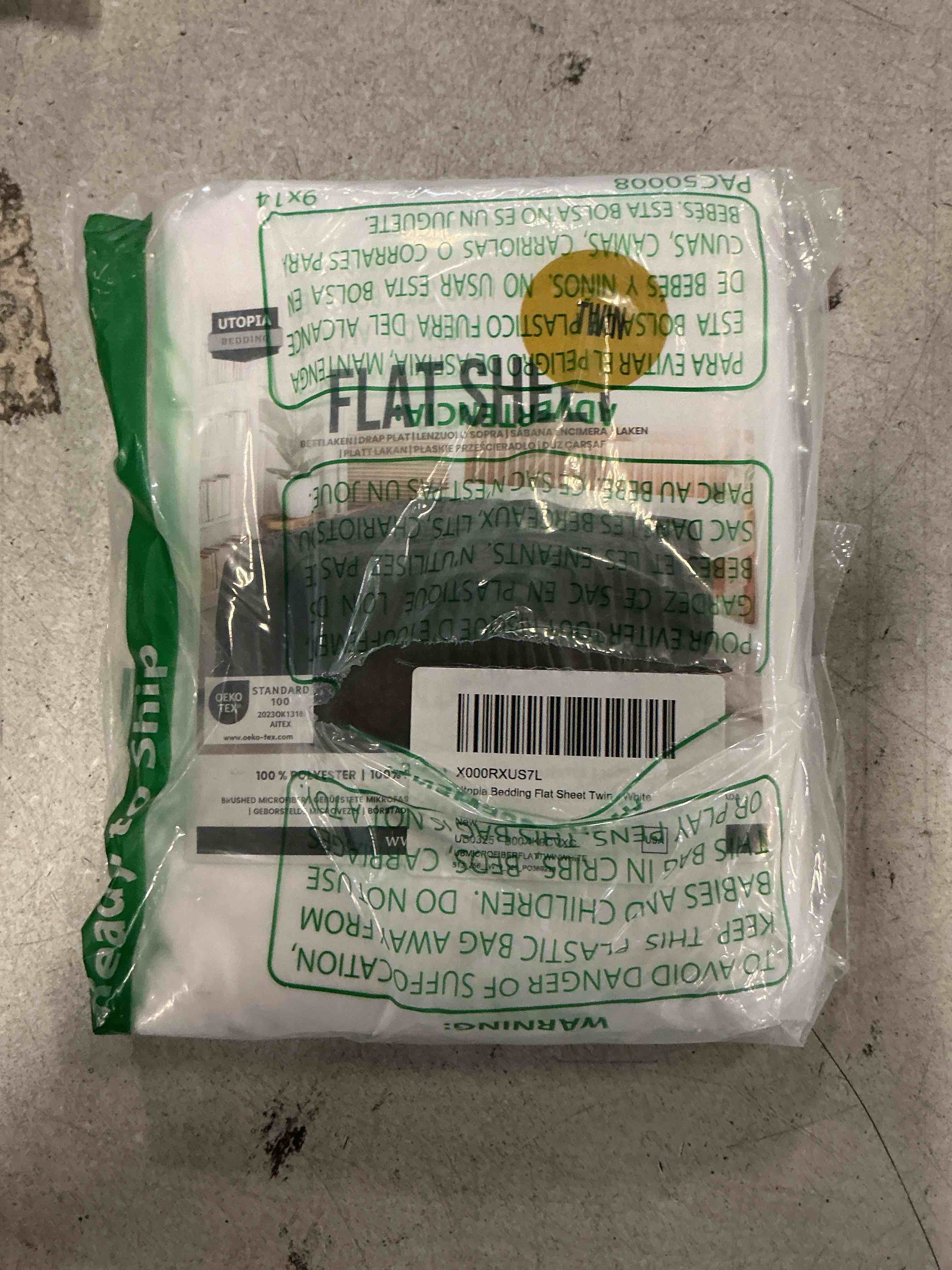 Condition photo showing New/Like New for Utopia Bedding Flat Sheet - Soft Brushed Microfiber Fabric - Shrinkage & Fade Resistant Top Sheet - Easy Care - 1 Flat Sheet Only (Twin, White)