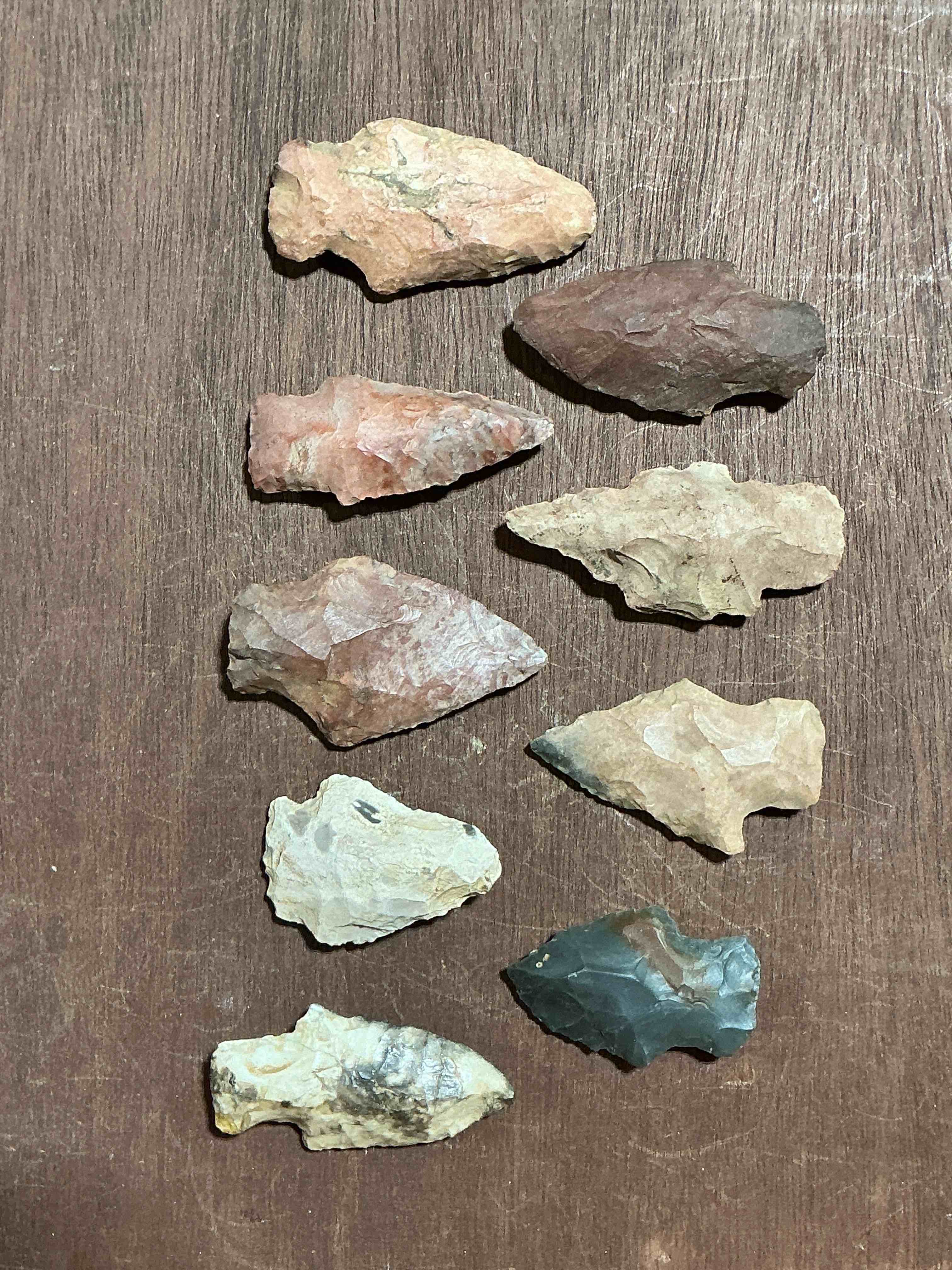 Authentic Ancient Arrowheads! Genuine Indian Arrowheads Collected From Native American Indian Sites Primarily In Northern Alabama! Arrowheads Most Likely From The Chickasaw & Cherokee Tribes Native To Southeast America! Own Genuine, Authentic, Native American Arrowheads! (Dime Used In Picture For Size Reference Only, Not Included)