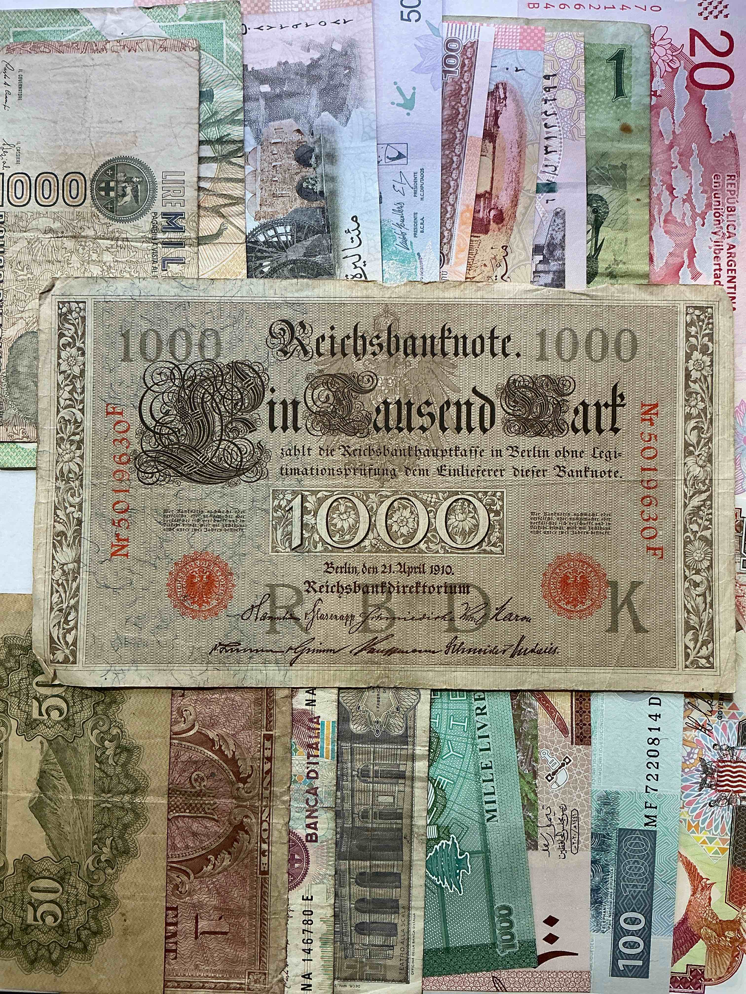 World Antique & Vintage Authentic Paper Money! Genuine Paper Currency From Around The World, All Bills Unique & Typically Span The Last 100 Years Or So! In Circulated & Uncirculated Condition! Impossible To Collect!