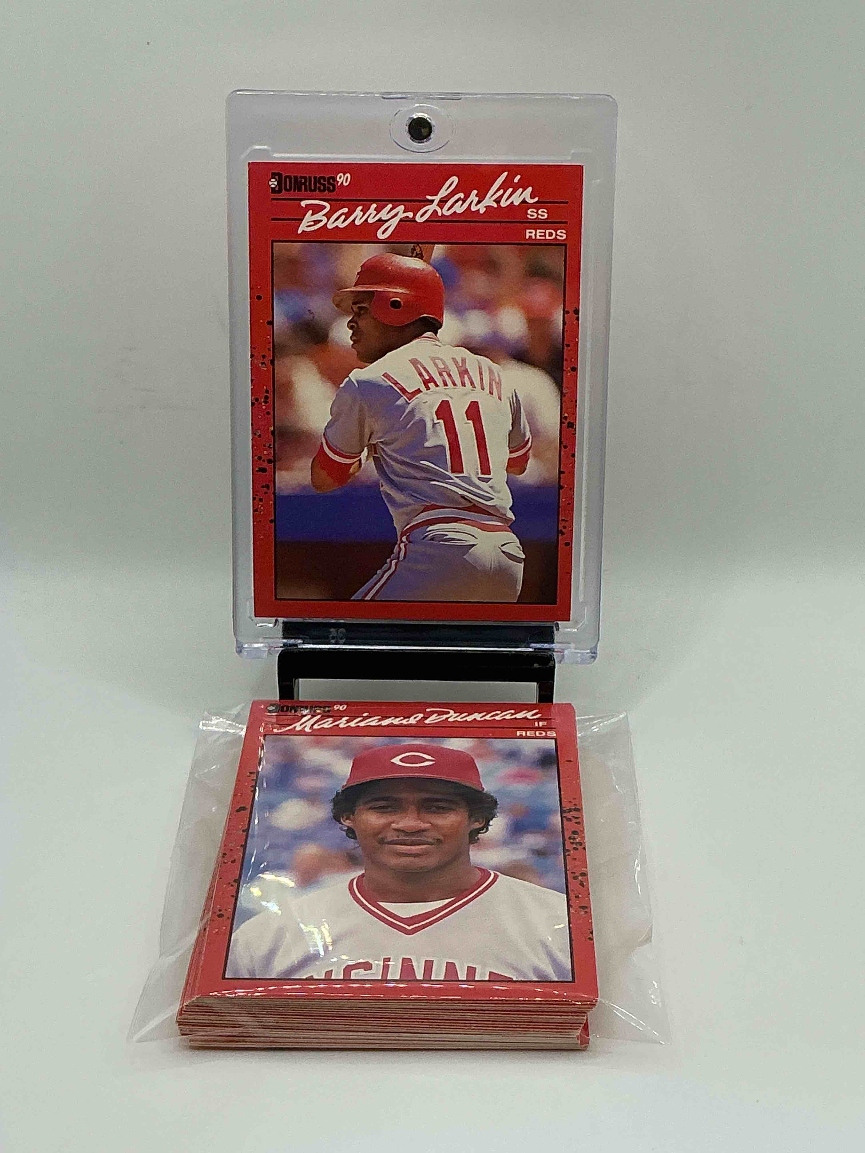 1990 donruss baseball complete reds team set! 24 of the best reds from the year including legends like barry larkin & ken griffey! reds fans rejoice!