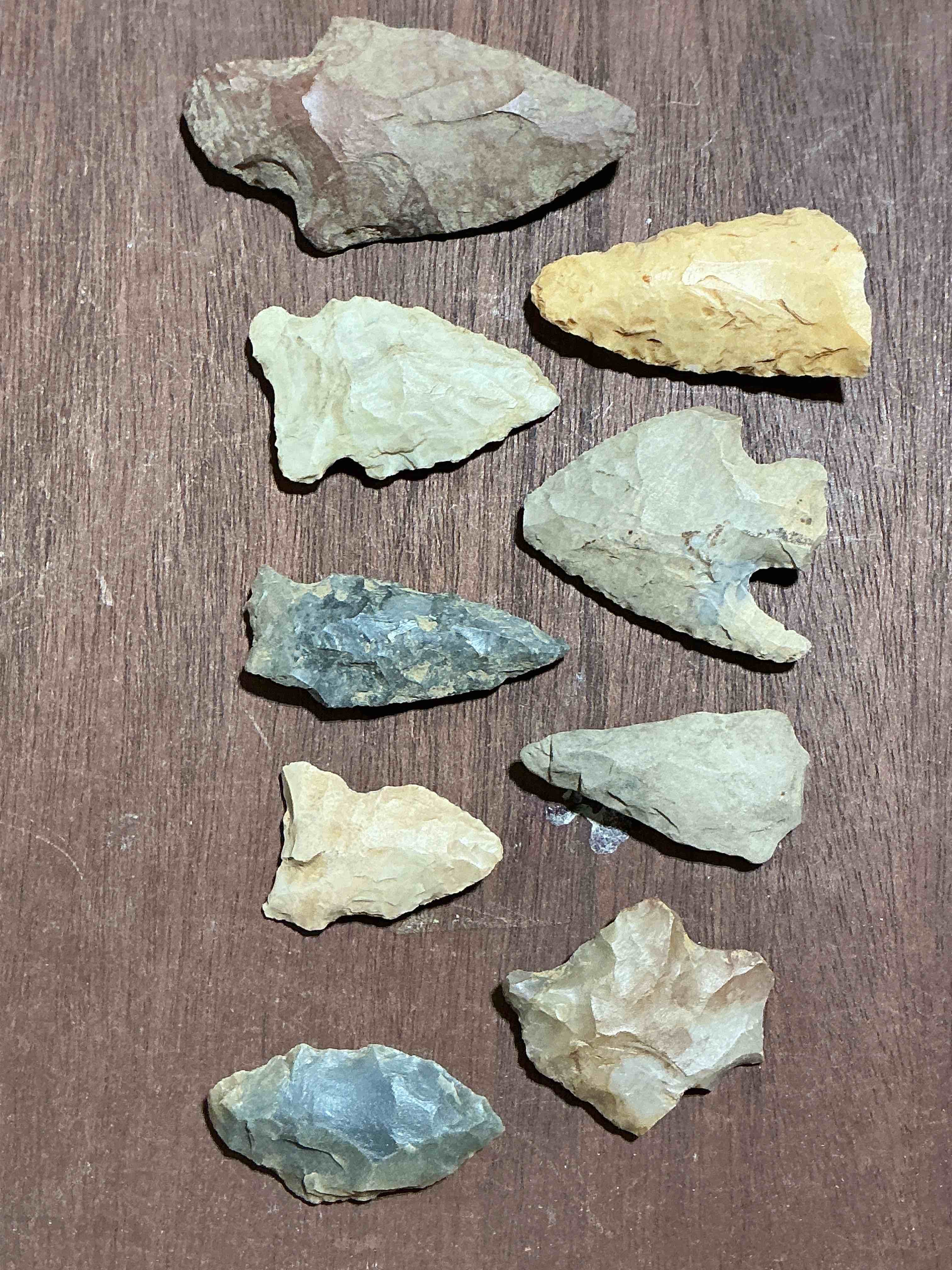 Authentic Ancient Arrowheads! Genuine Indian Arrowheads Collected From Native American Indian Sites Primarily In Northern Alabama! Arrowheads Most Likely From The Chickasaw & Cherokee Tribes Native To Southeast America! Own Genuine, Authentic, Native American Arrowheads! (Dime Used In Picture For Size Reference Only, Not Included)