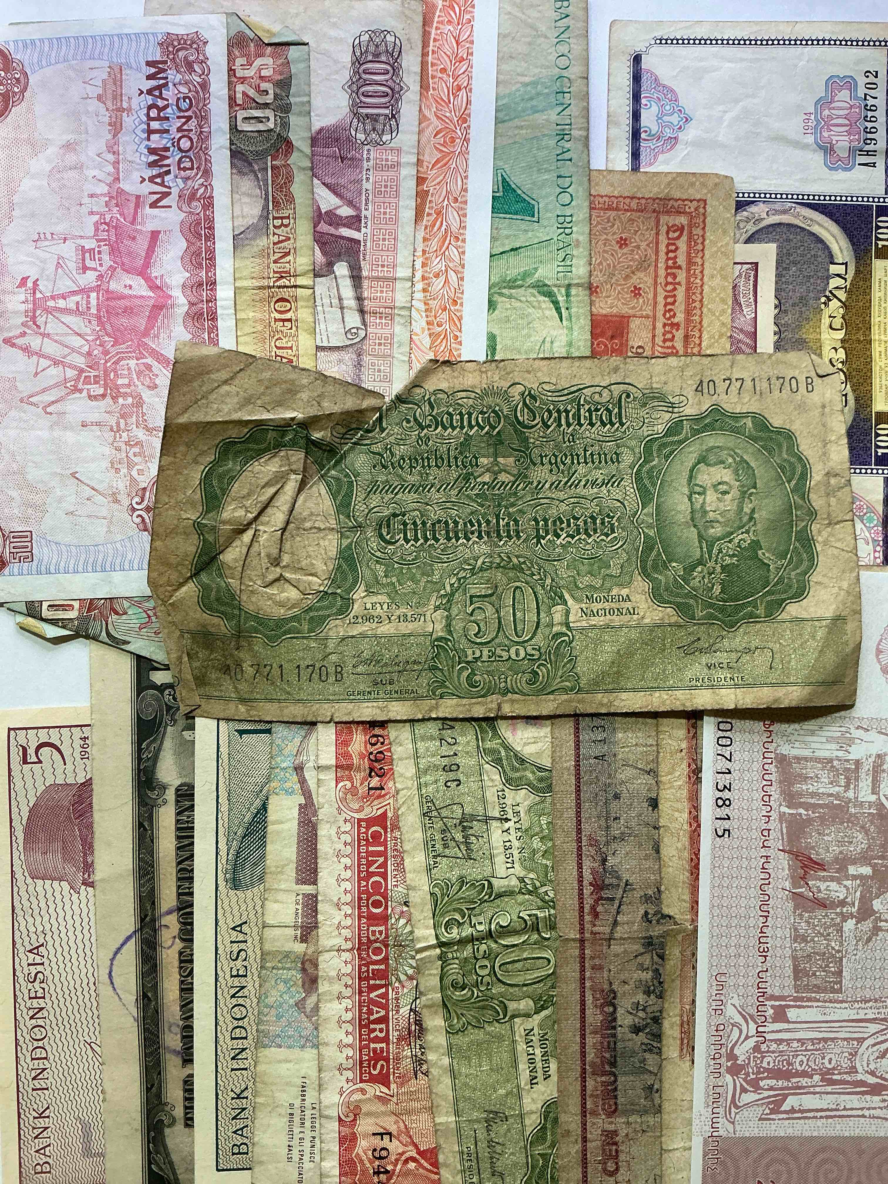 World Antique & Vintage Authentic Paper Money! Genuine Paper Currency From Around The World, All Bills Unique & Typically Span The Last 100 Years Or So! In Circulated & Uncirculated Condition! Impossible To Collect! 