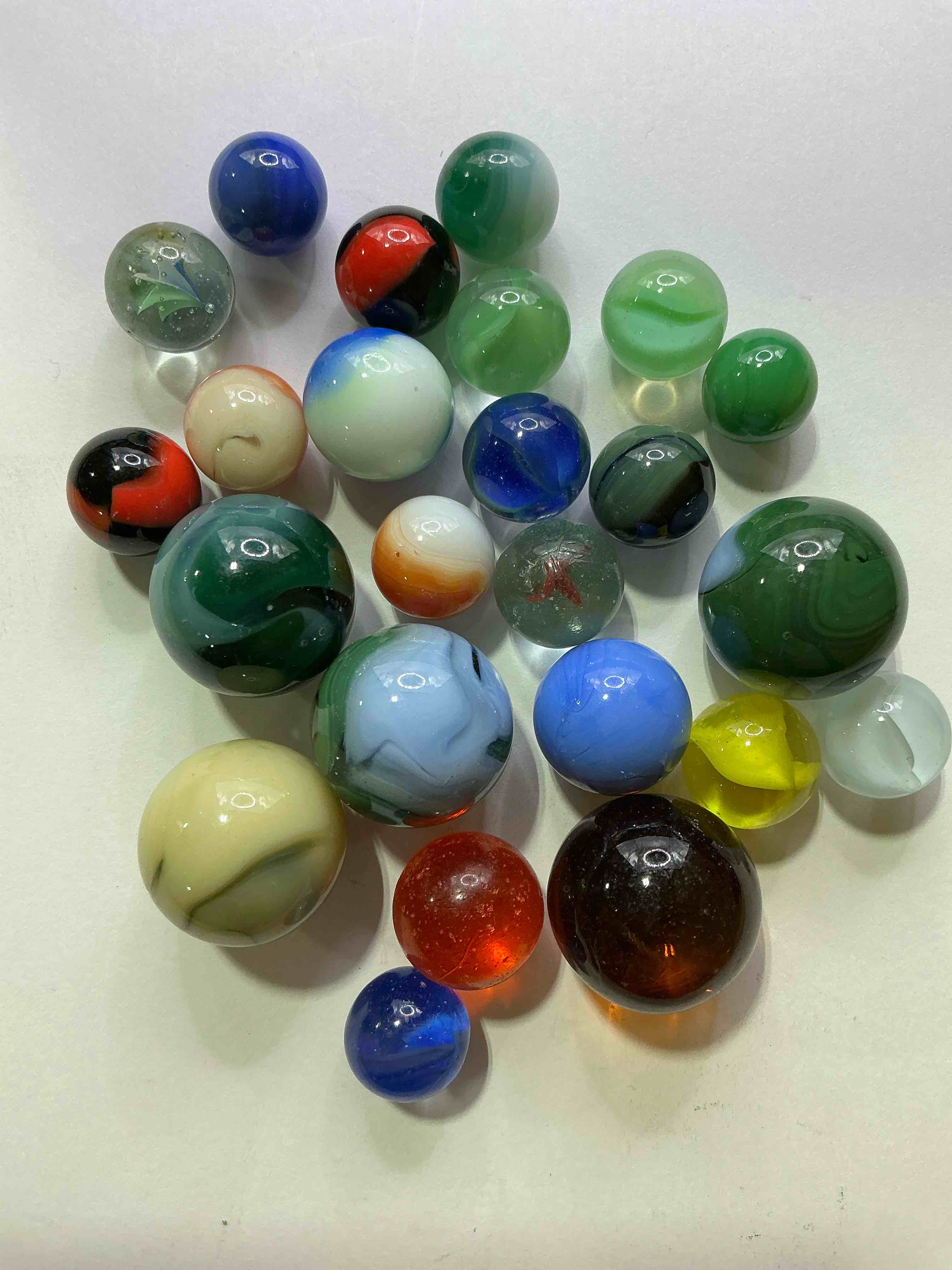 Antique Glass Marbles! Genuine Stunning Marbles Lot, All Marbles Made Between The Years 1925-1965 & Made With Uranium! Many Are Great Depression Era & Even Earlier! Gorgeous, Authentic Pieces Of History!