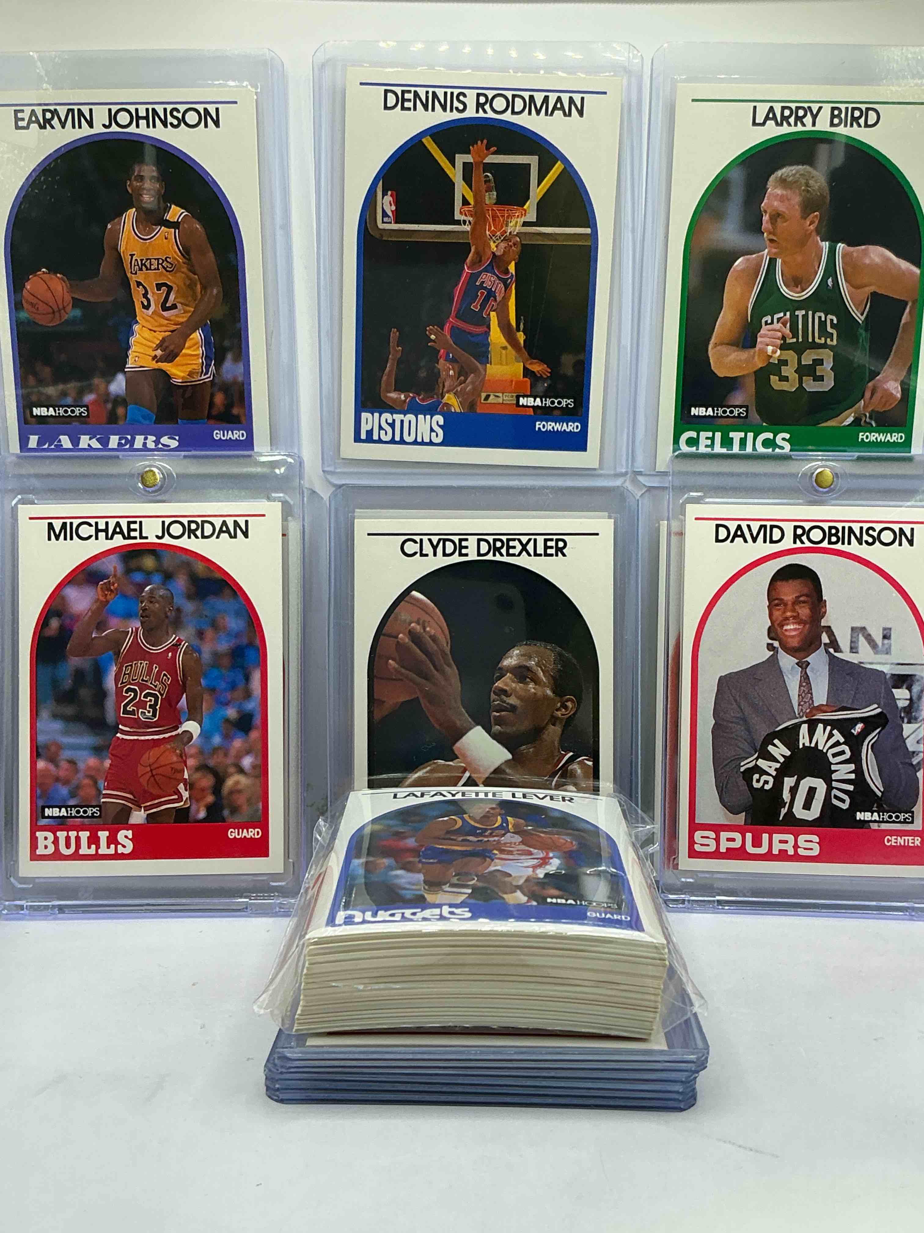 1989 NBA Basketball! David Robinson Rookie! 1989 NBA Card Combo! The BEST Cards From The Year! Michael Jordan, Magic Johnson, Larry Bird, Scottie Pippen, Charles Barkley, John Stockton, Reggie Miller, Isiah Thomas, Akeem Olajuwon, Clyde Drexler, Karl Malone & So Many More! 50 Card Lot! All Stars, Hall Of Famers, Champions & More, The Perfect Mix Of Miscellaneous '89 NBA Variety!