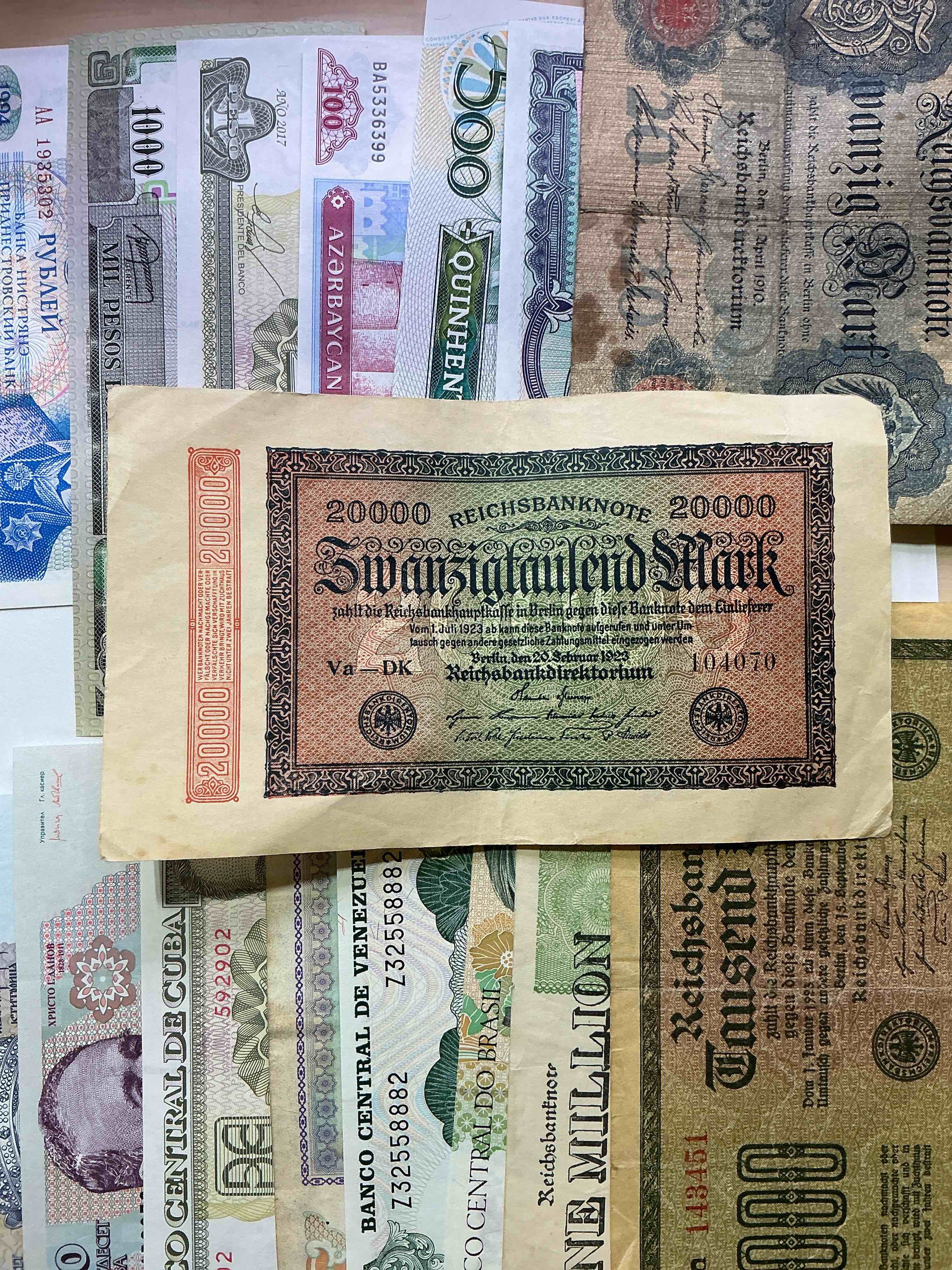 World Antique & Vintage Authentic Paper Money! Genuine Paper Currency From Around The World, All Bills Unique & Typically Span The Last 100 Years Or So! In Circulated & Uncirculated Condition! Impossible To Collect!