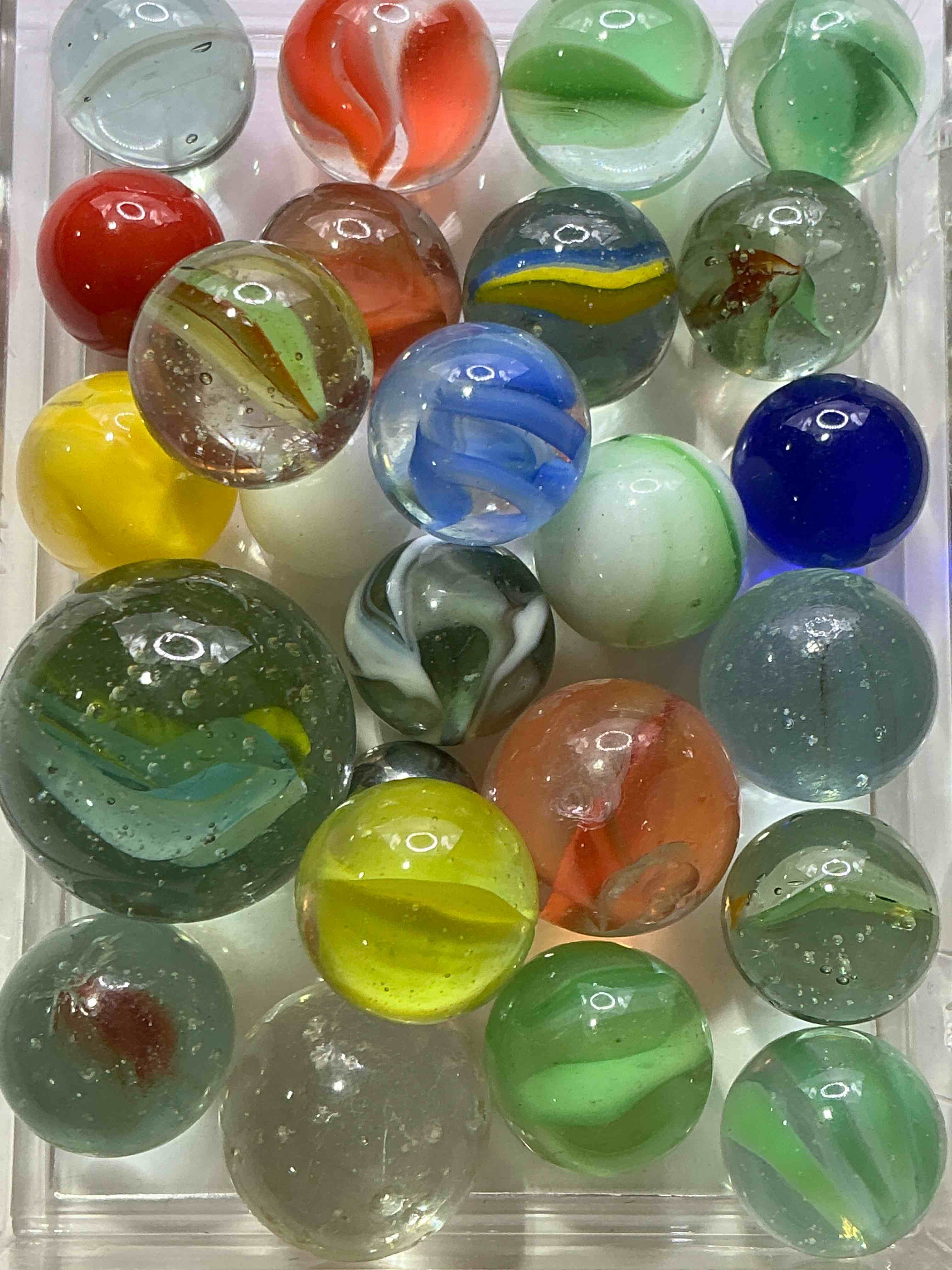 Antique Glass Marbles! Genuine Stunning Marbles Lot, All Marbles Made Between The Years 1925-1965 & Made With Uranium! Many Are Great Depression Era & Even Earlier! Gorgeous, Authentic Pieces Of History!  