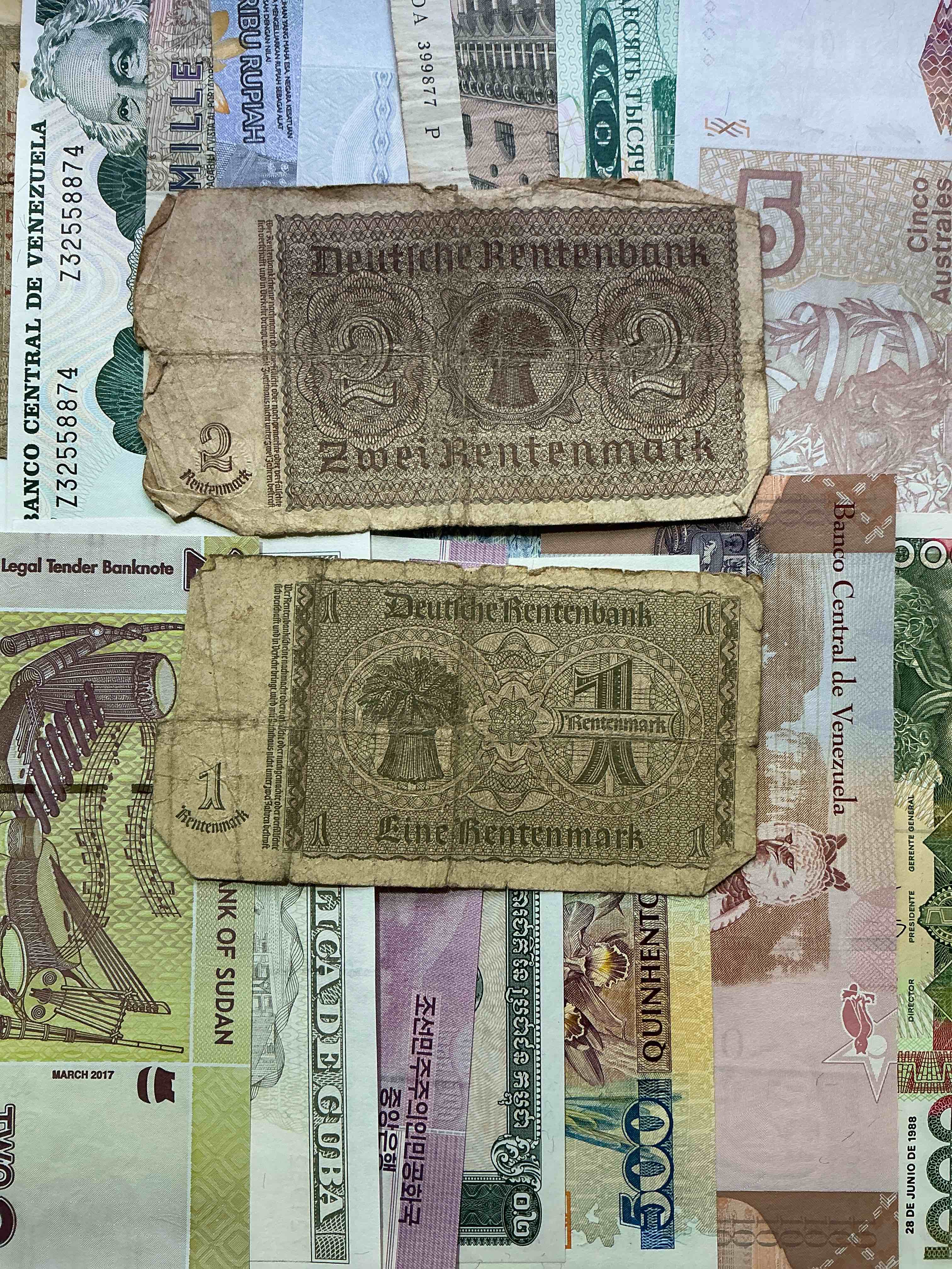 World Antique & Vintage Authentic Paper Money! Genuine Paper Currency From Around The World, All Bills Unique & Typically Span The Last 100 Years Or So! In Circulated & Uncirculated Condition! Impossible To Collect! 