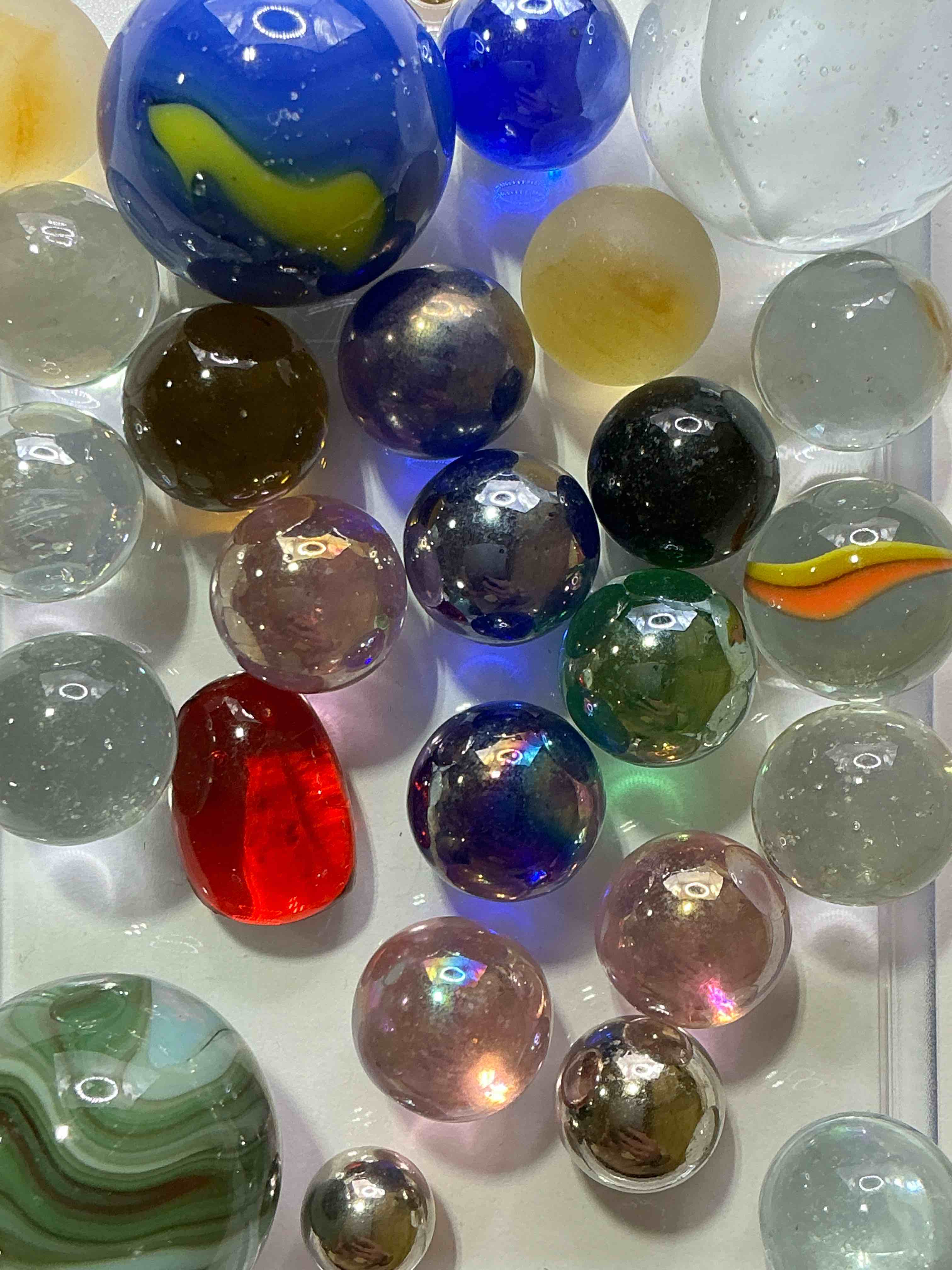 Antique Glass Marbles! Genuine Stunning Marbles Lot, All Marbles Made Between The Years 1925-1965 & Made With Uranium! Many Are Great Depression Era & Even Earlier! Gorgeous, Authentic Pieces Of History!  