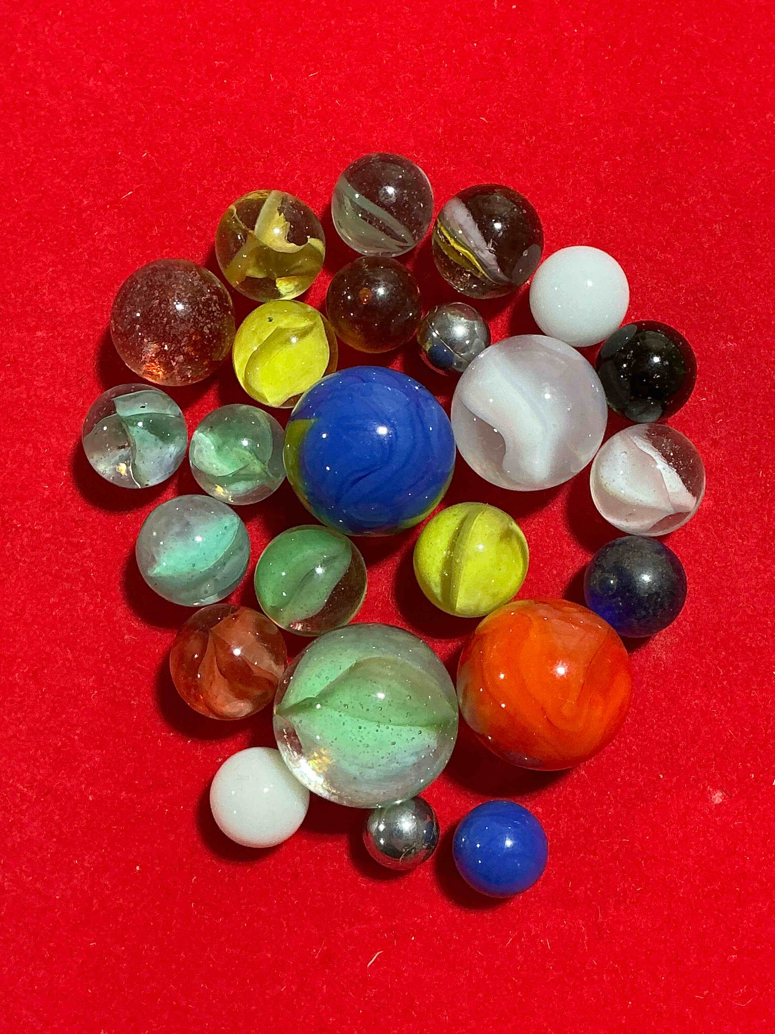 Antique Glass Marbles! Genuine Stunning Marbles Lot, All Marbles Made Between The Years 1925-1965 & Made With Uranium! Many Are Great Depression Era & Even Earlier! Gorgeous, Authentic Pieces Of History!  