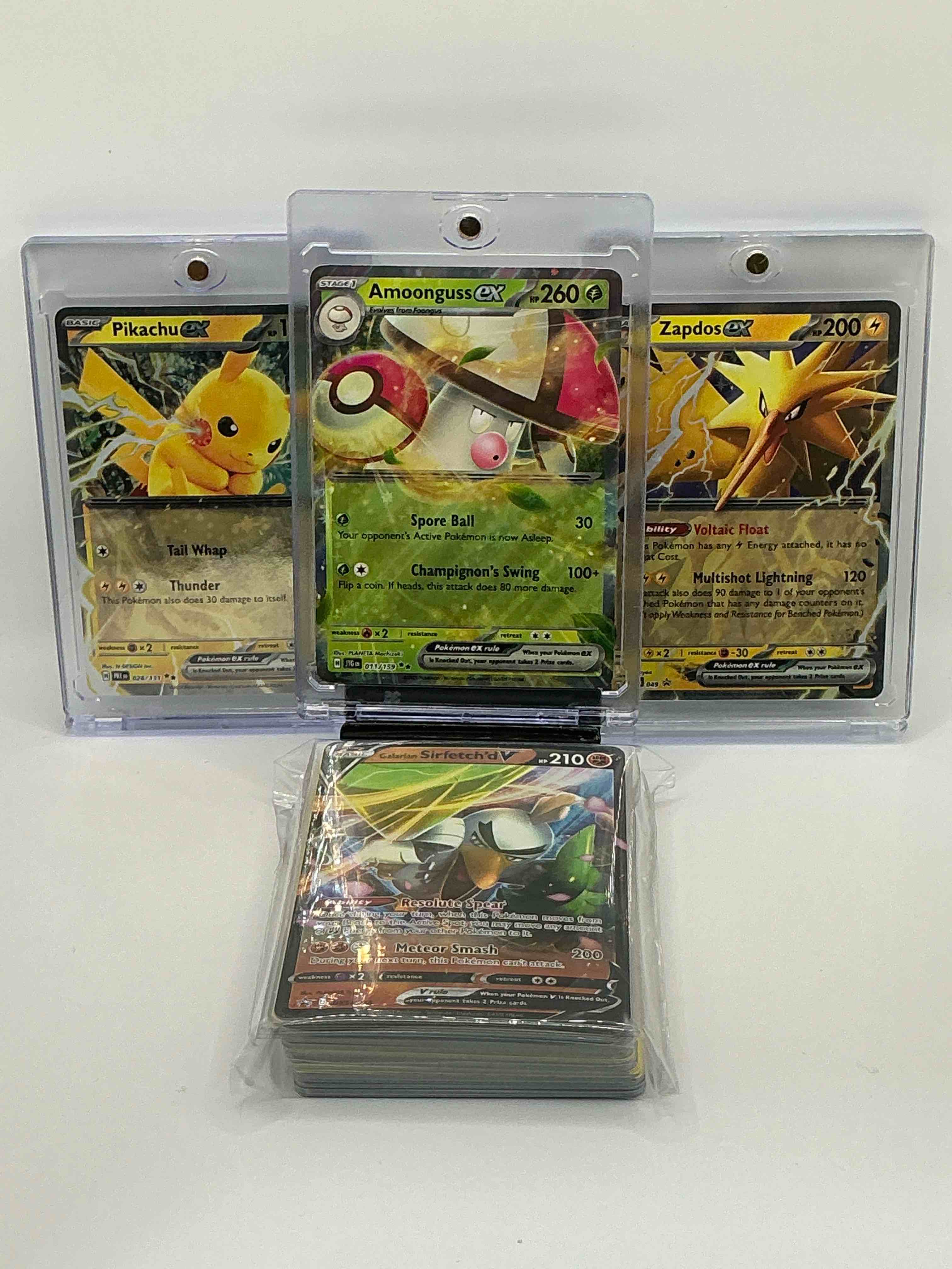 Pokémon Palooza! Silver & Green Sparkle Spore Ball Champignon’s Swing Amoonguss EX, Silver & Gold Shock Voltaic Float Multishot Lightning Zapdos EX, Silver & Yellow Shimmer Tail Whap Thunder Pikachu EX! Along With 50 Other Pokémon Heroes, Holos, Legends & Commons!