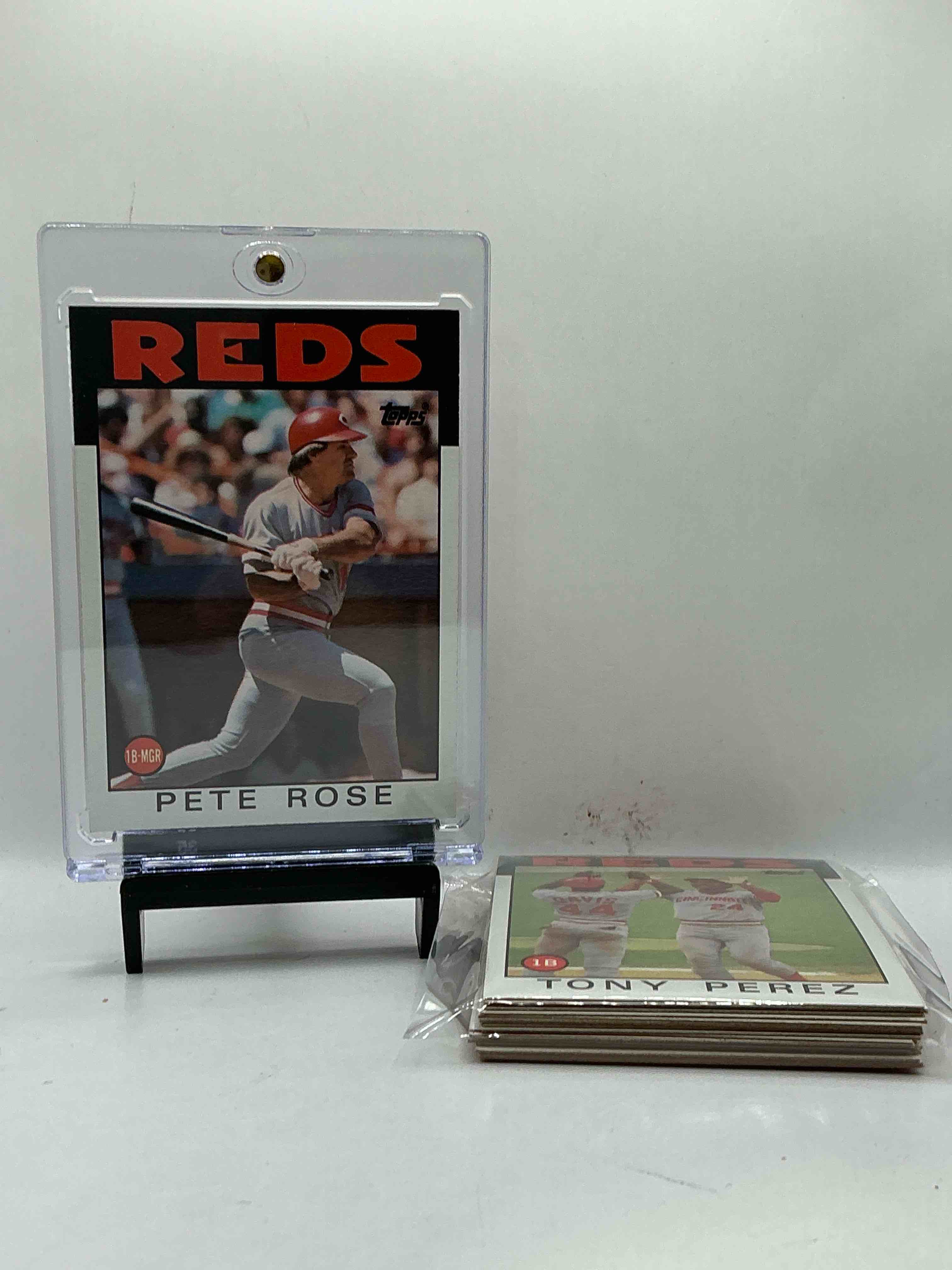 1986 Topps Baseball REDS Complete Set! 21 Card Reds Set, Including Pete Rose Card! Legends Like Pete Rose, Eric Davis, Tony Perez & So Many More!