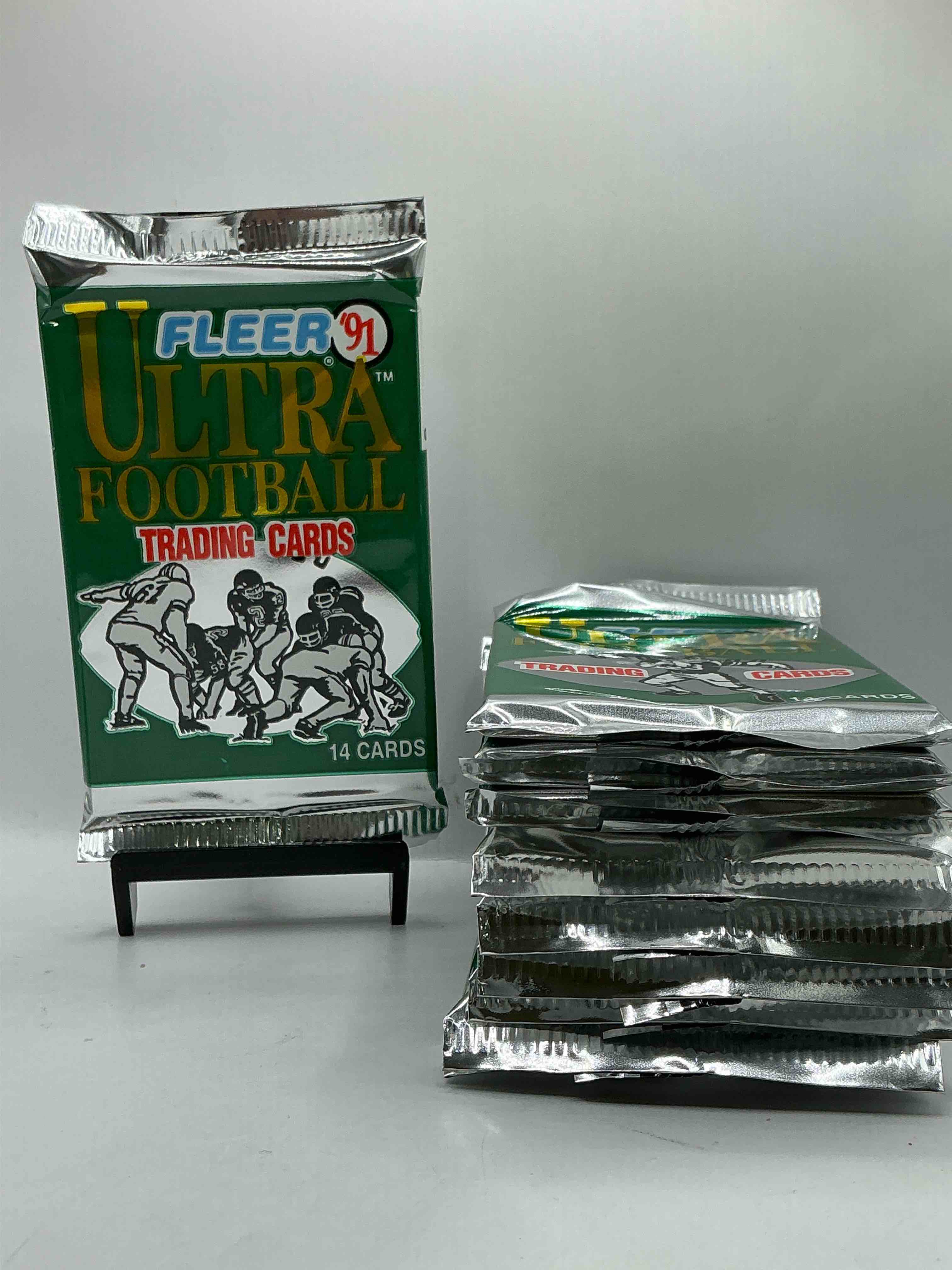 Brett Favre Rookie!? 1991 Fleer ULTRA Unopened Packs Straight From Original Box!Search For Brett Favre Rookie & Other Valuable Cards From Joe Montana Emmitt Smith & Barry Sanders!