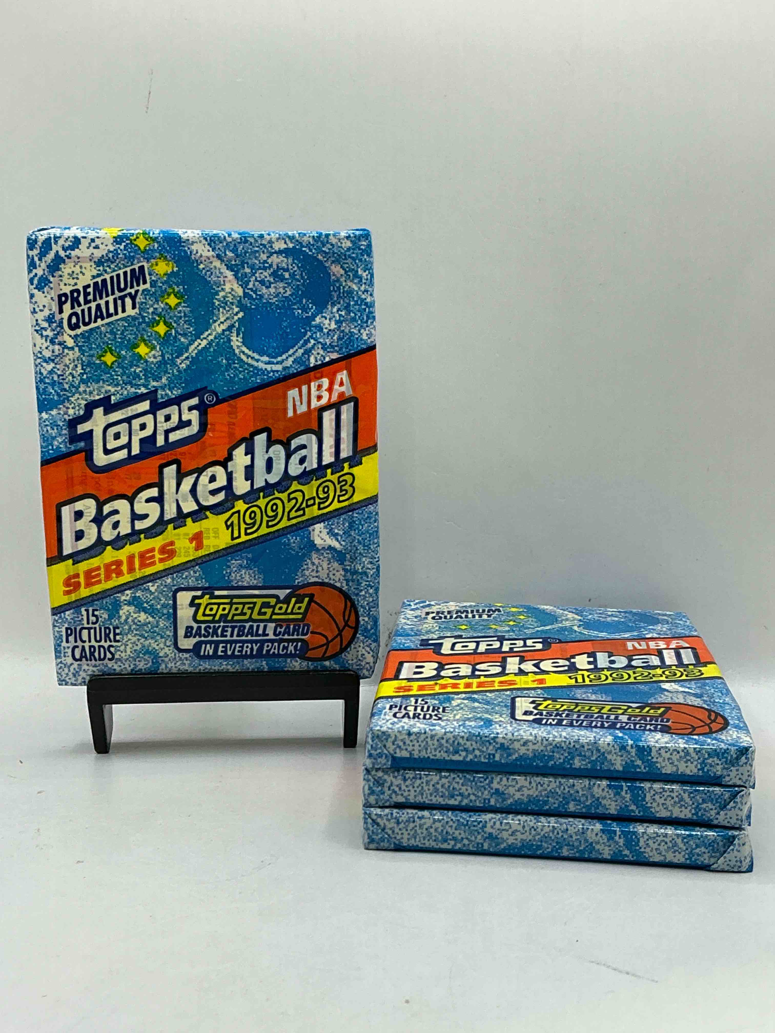 Topps Basketball Gold! Shaq Rookie Year! Possible Michael Jordan! 1992-93 Topps Basketball Packs, Straight From Box! Each Pack Has A Topps Gold Basketball Card, Which Can Be Super Valuable! Search For Shaquille O'Neal Rookie Card, Michael Jordan Cards, Alonzo Mourning Rookie Cards, Jordan 50 Point Club Card & More!Insane Basketball Bonanza!