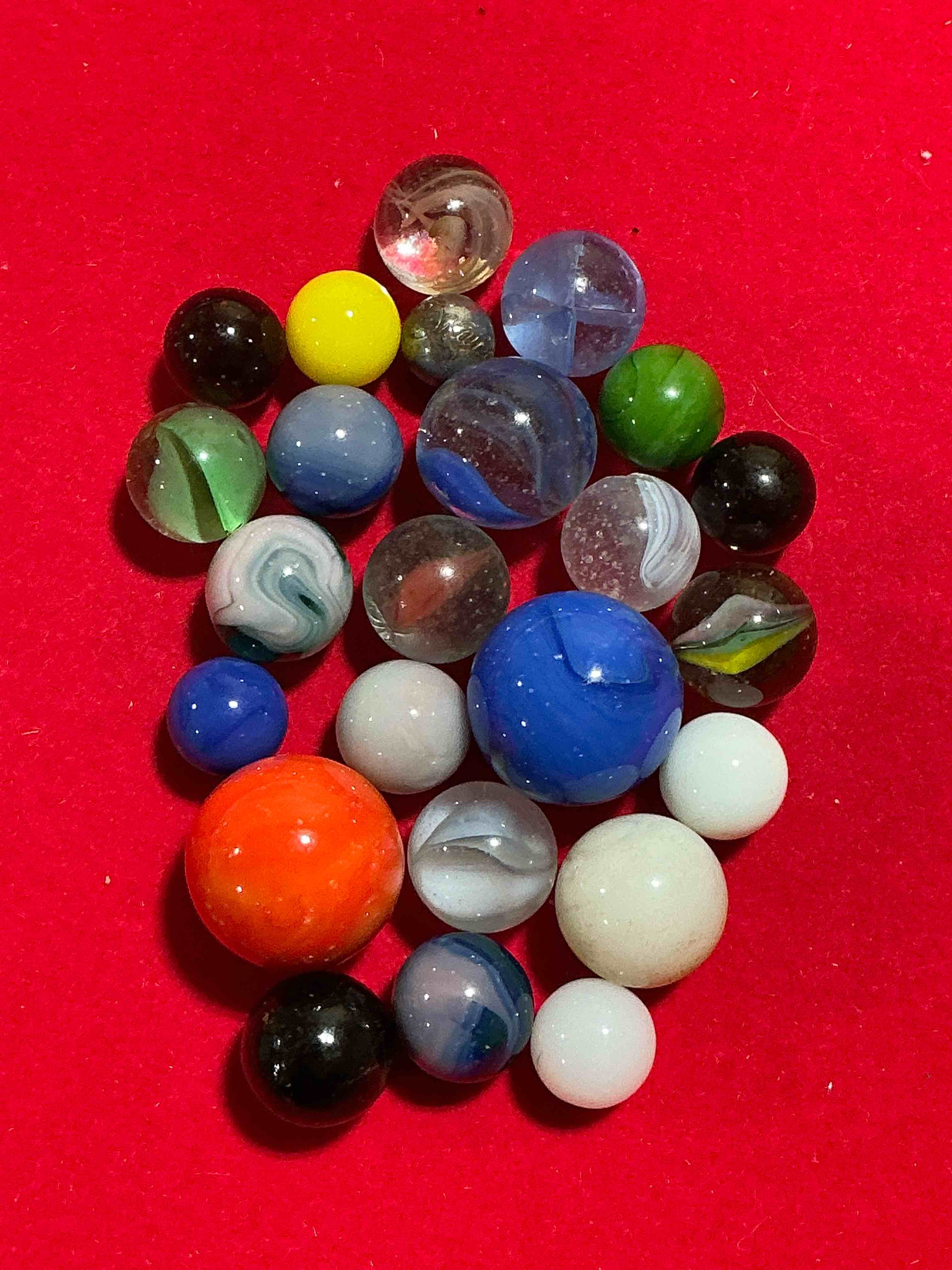 Antique Glass Marbles! Genuine Stunning Marbles Lot, All Marbles Made Between The Years 1925-1965 & Made With Uranium! Many Are Great Depression Era & Even Earlier! Gorgeous, Authentic Pieces Of History!  